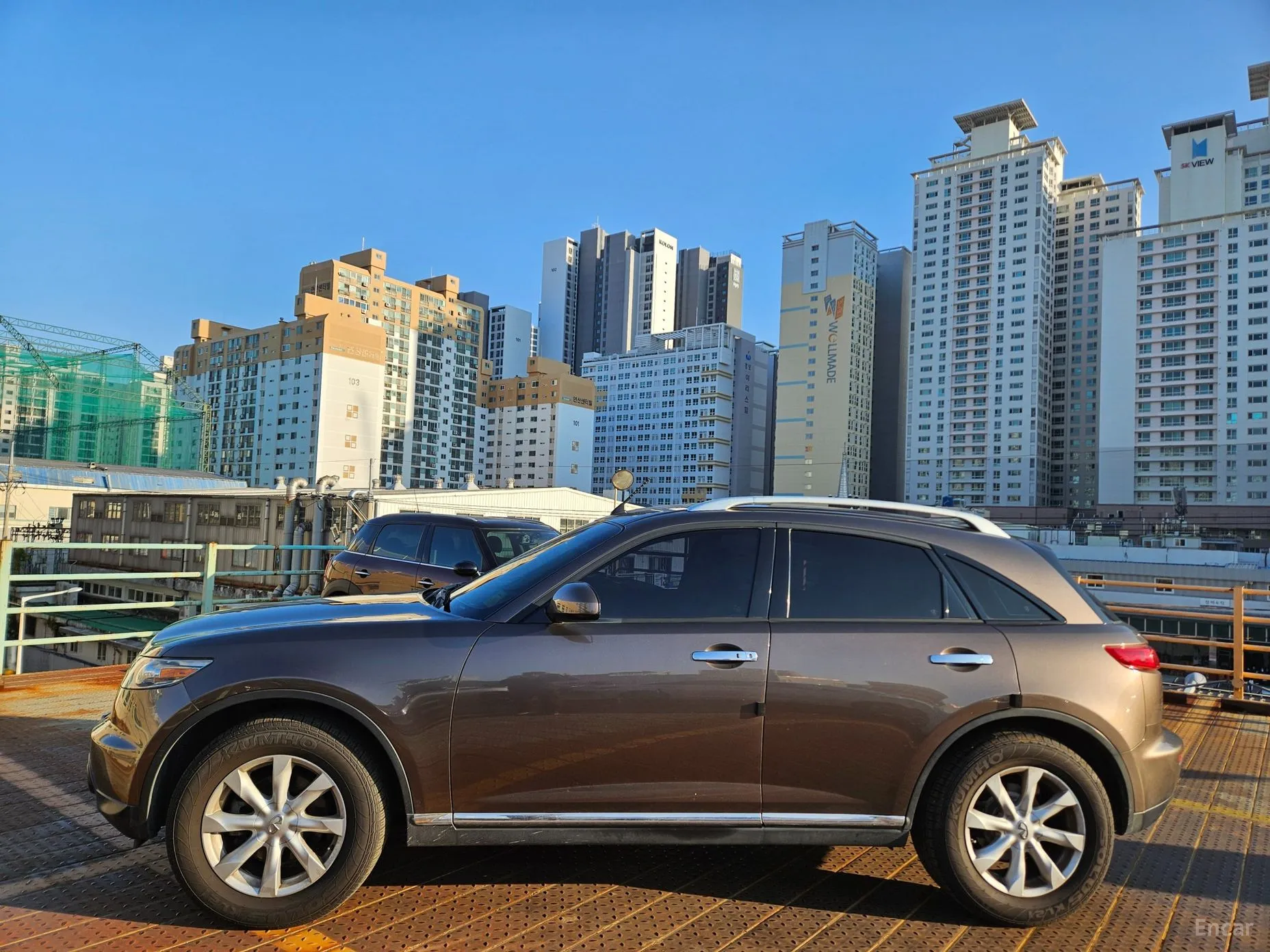 Infiniti FX35 превью 7