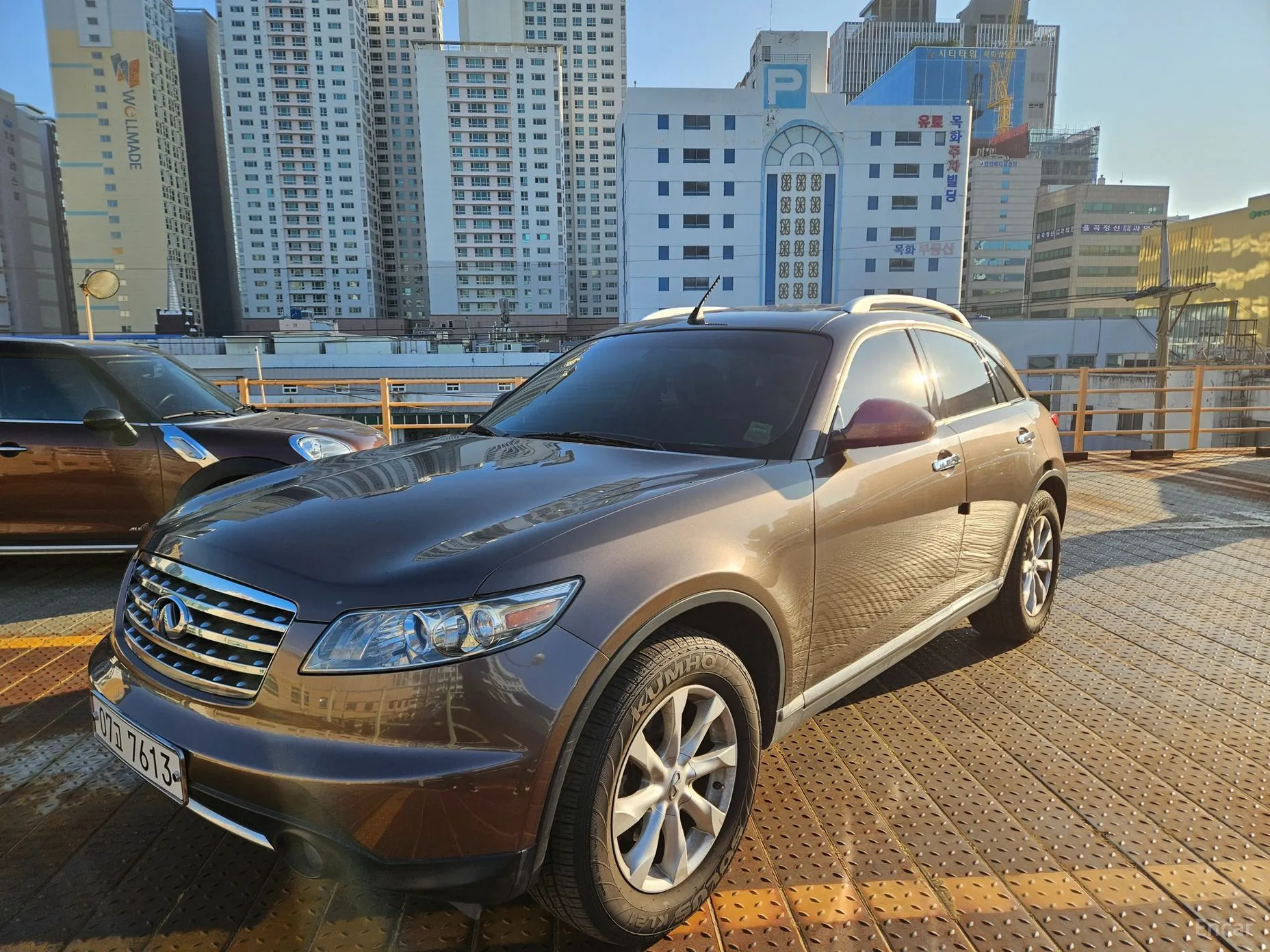 Infiniti FX35 превью 8