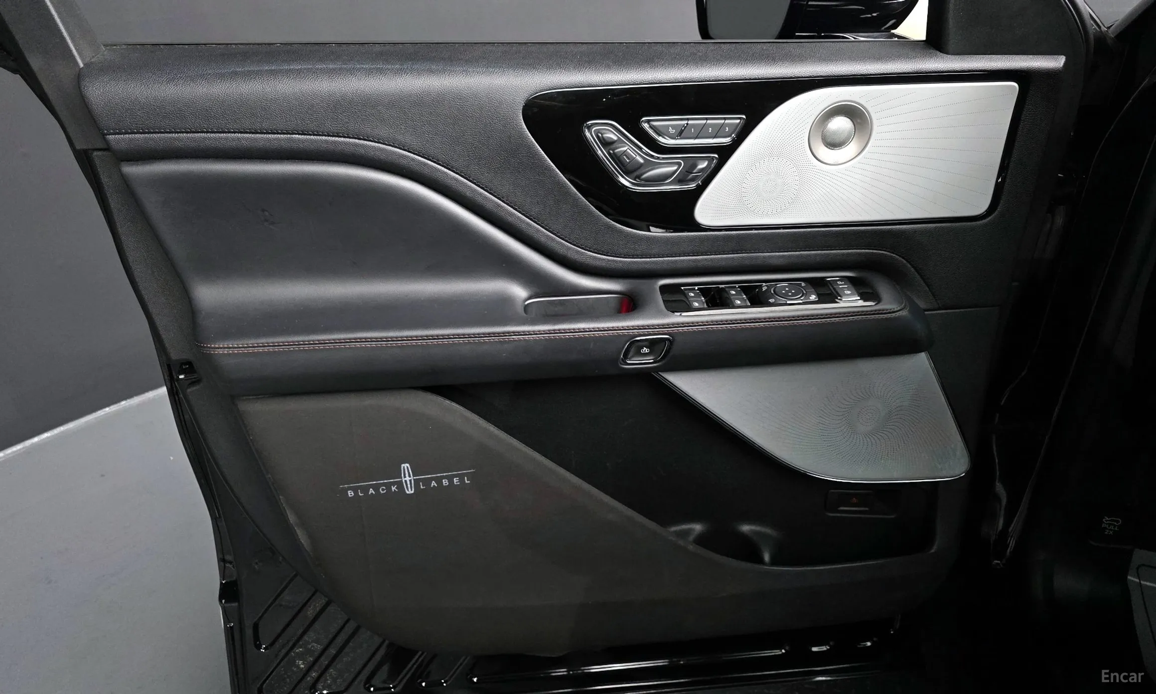 Lincoln Aviator 2nd Generation превью 18