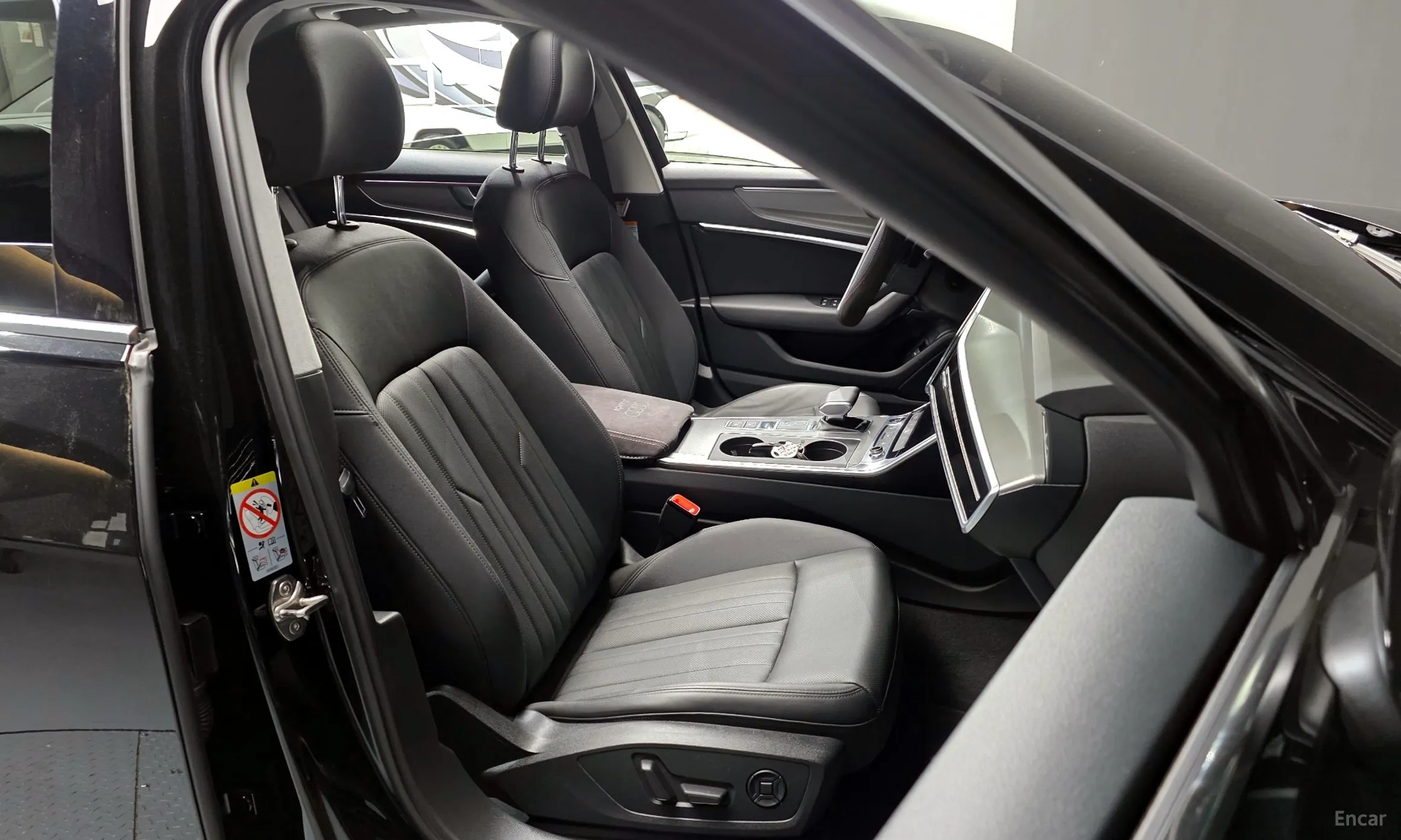 Audi A6 (C8) превью 12