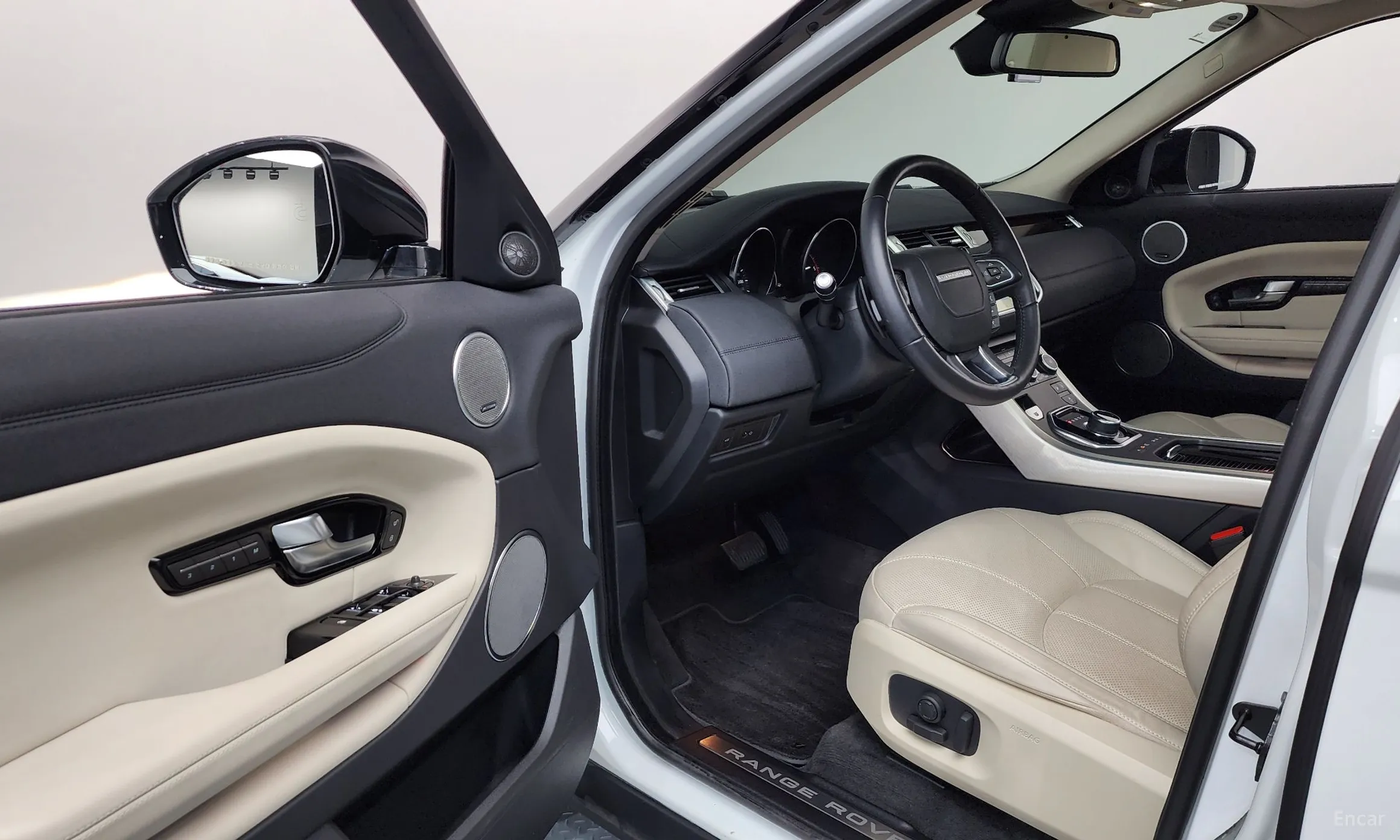 Land Rover Range Rover Evoque превью 10