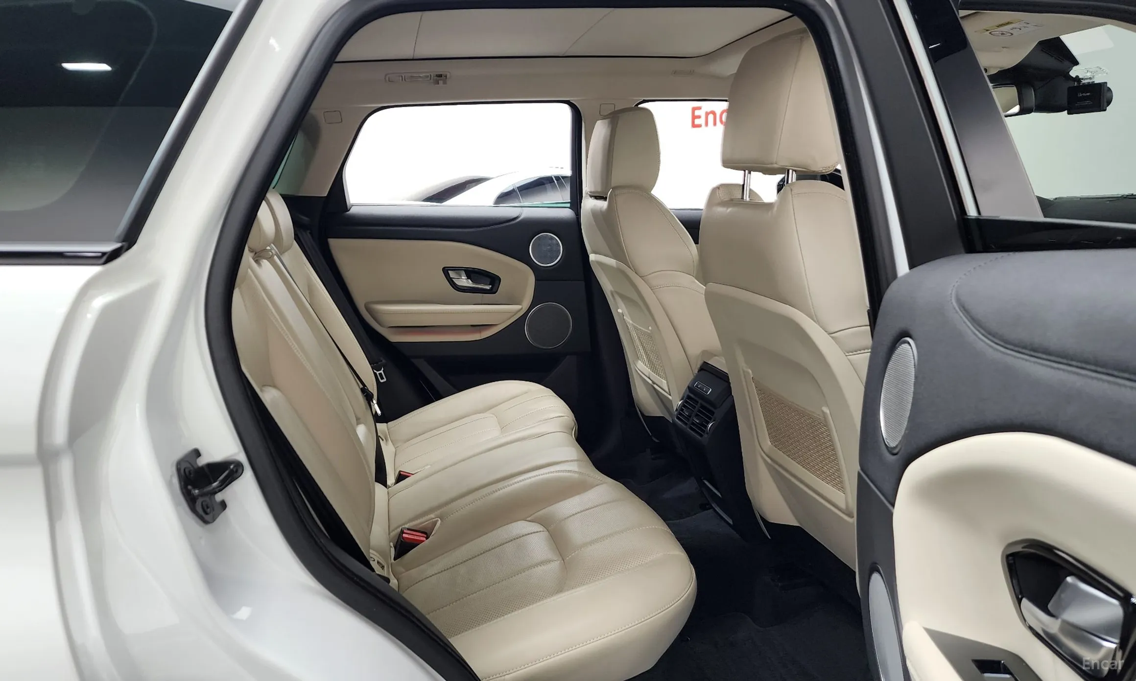 Land Rover Range Rover Evoque превью 12