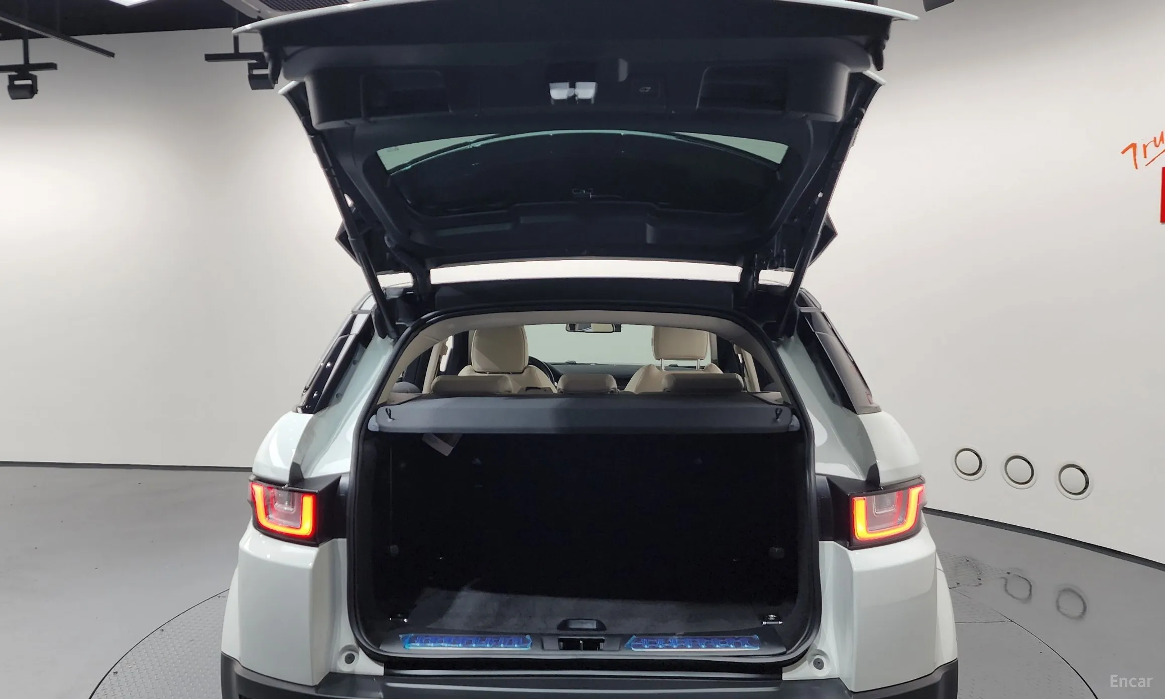 Land Rover Range Rover Evoque превью 20