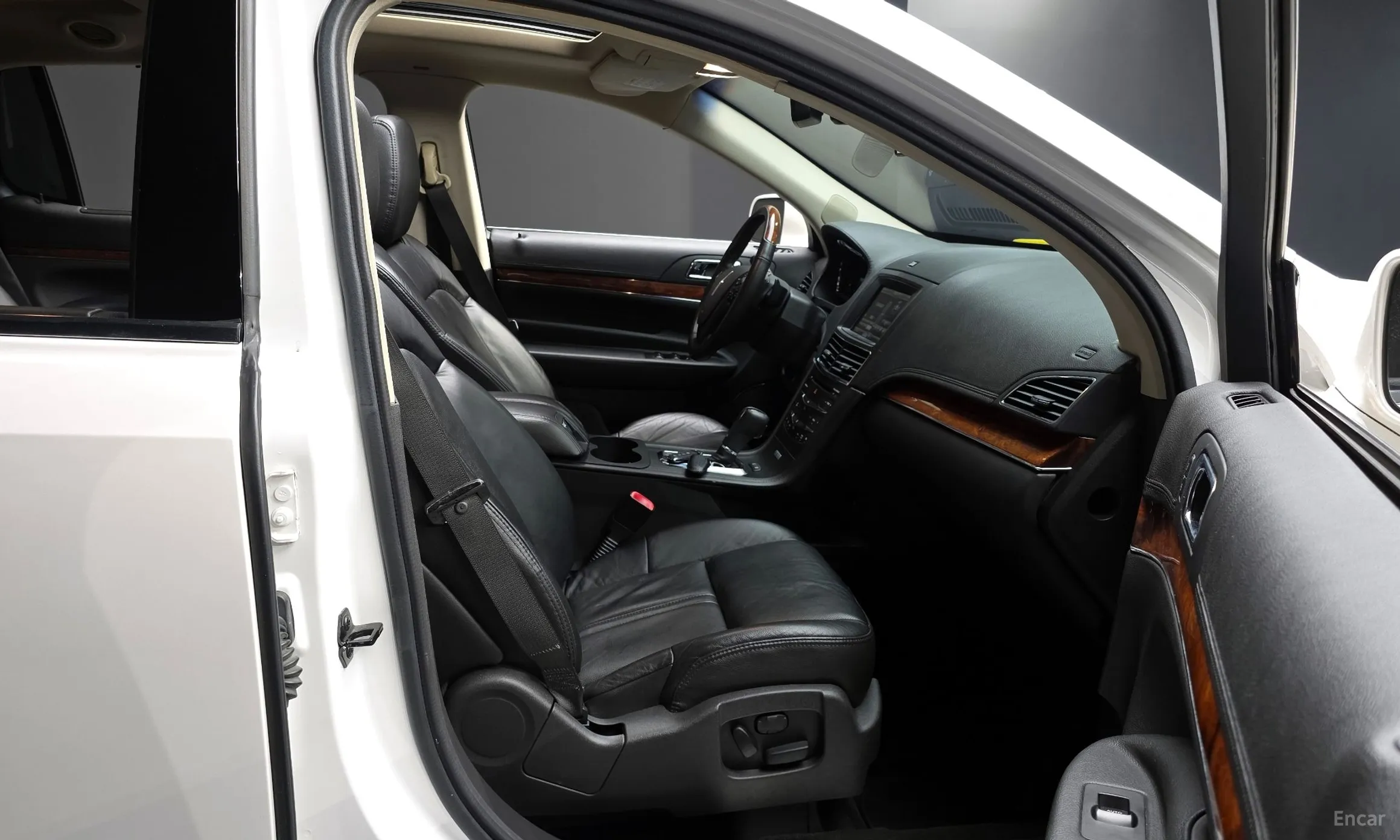 Lincoln MKT превью 10