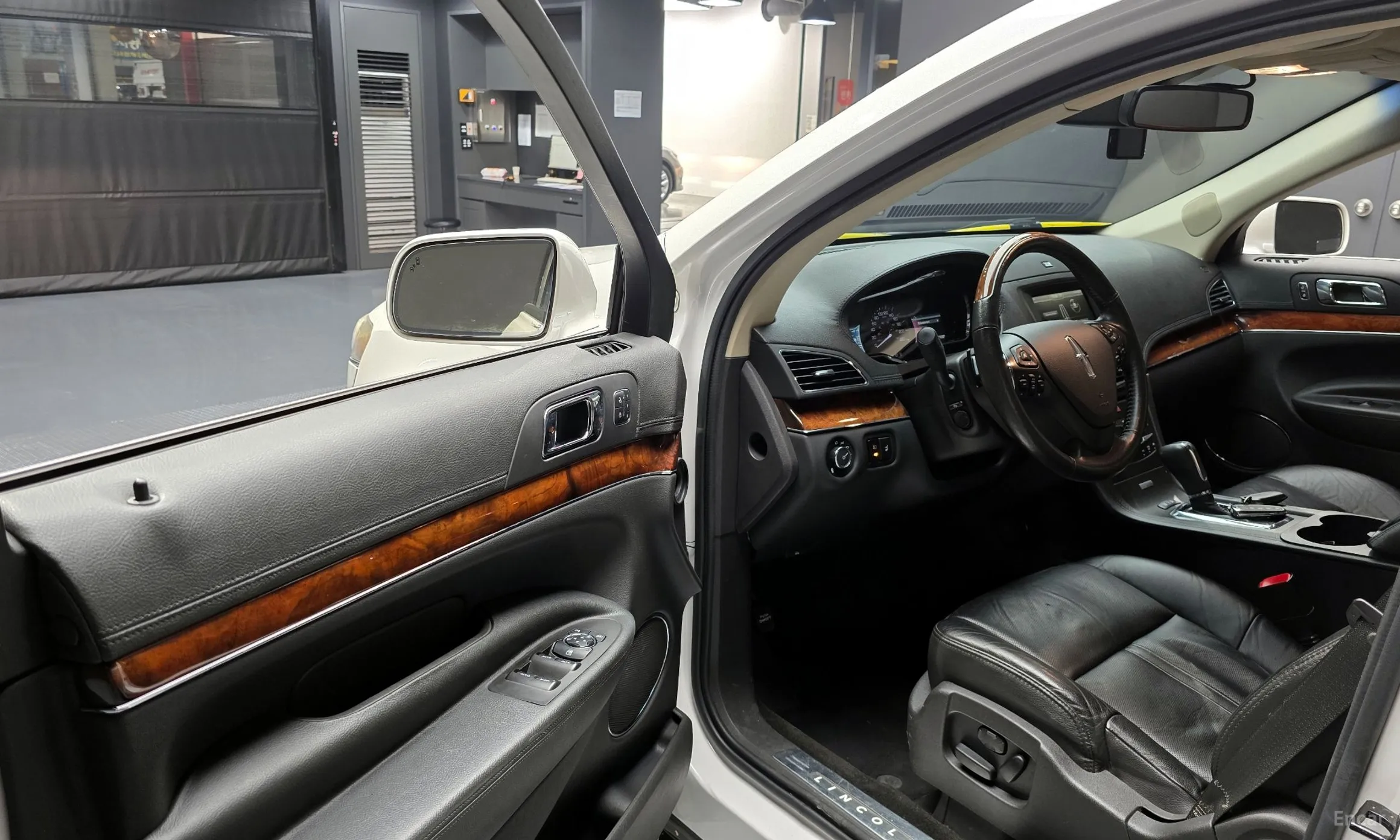 Lincoln MKT превью 11