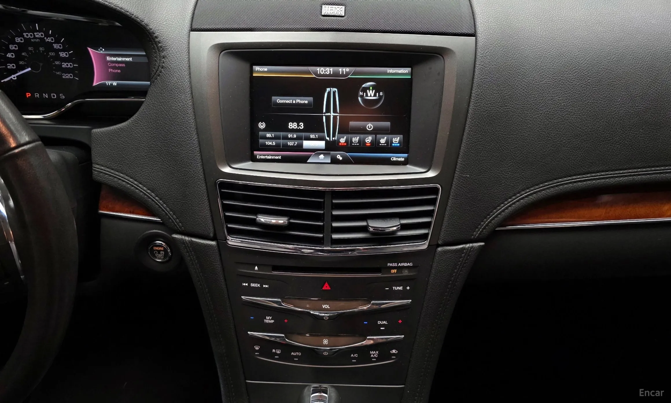 Lincoln MKT превью 14