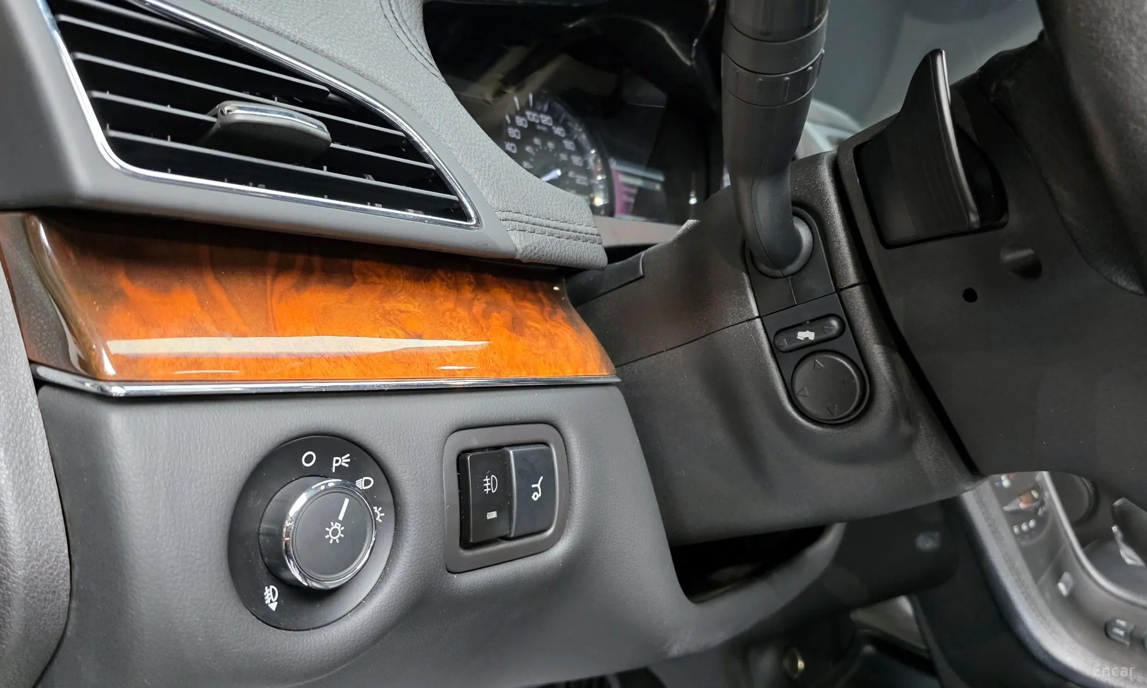 Lincoln MKT превью 16