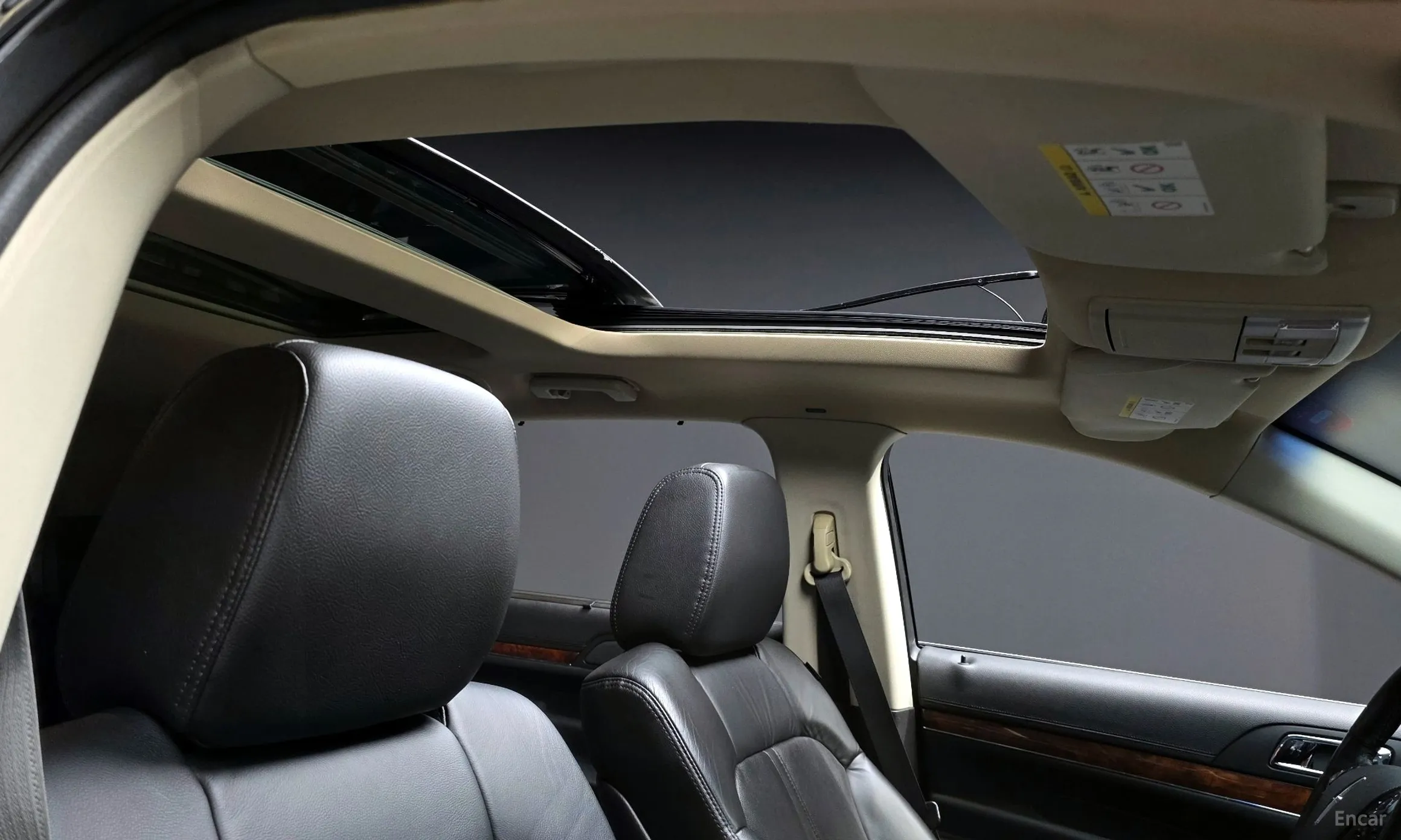 Lincoln MKT превью 20