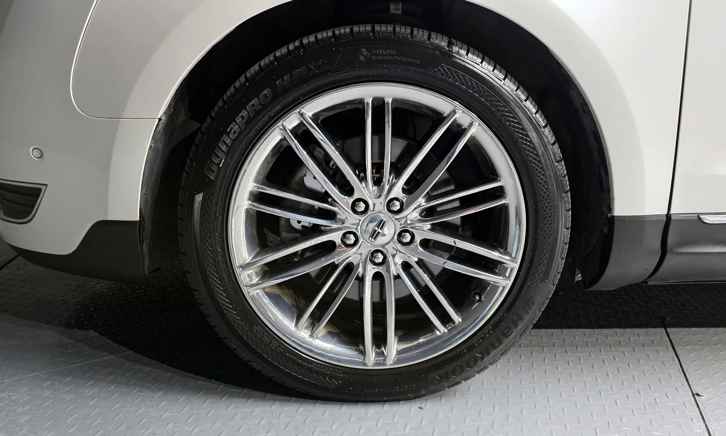 Lincoln MKT превью 5