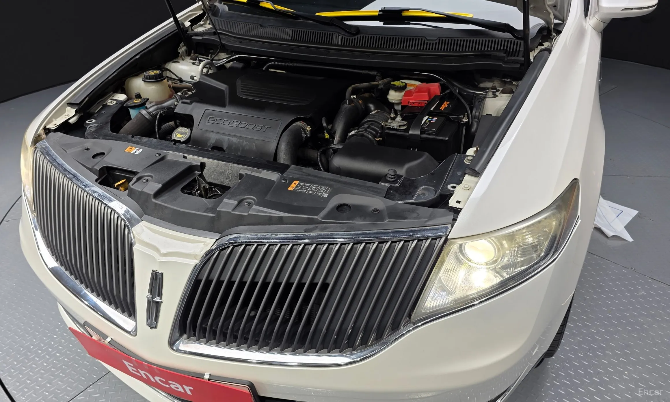 Lincoln MKT превью 6