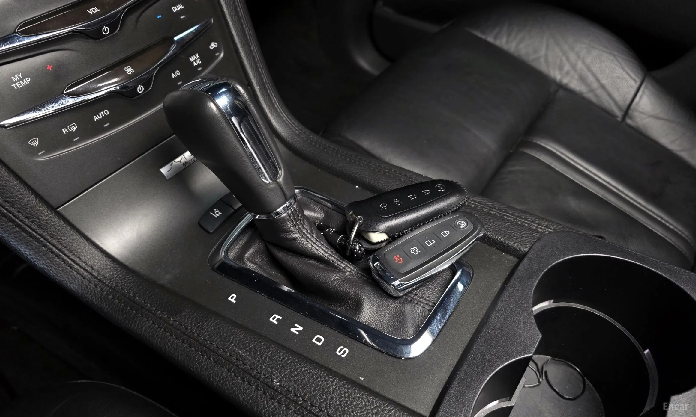 Lincoln MKT превью 9