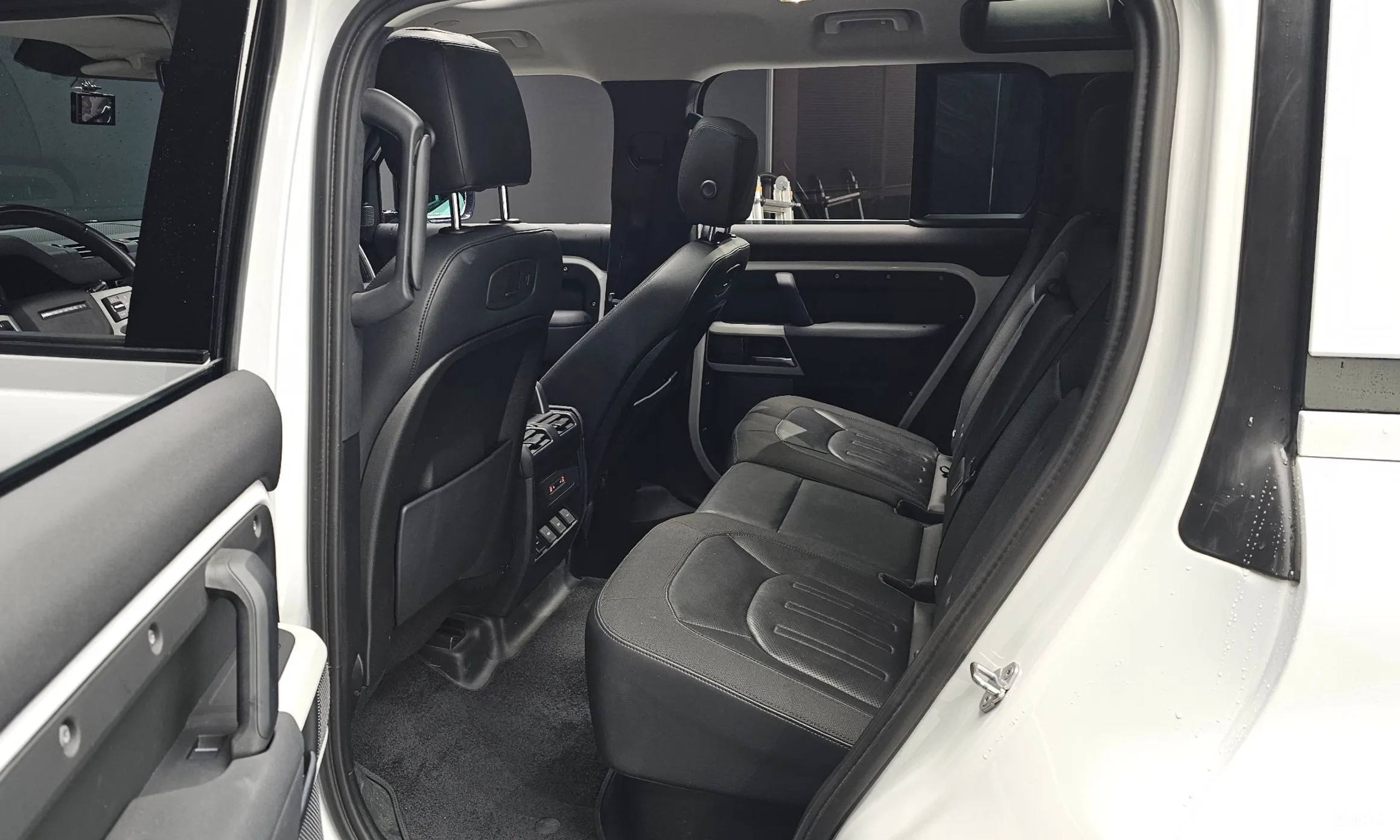 Land Rover Defender (L663) превью 12