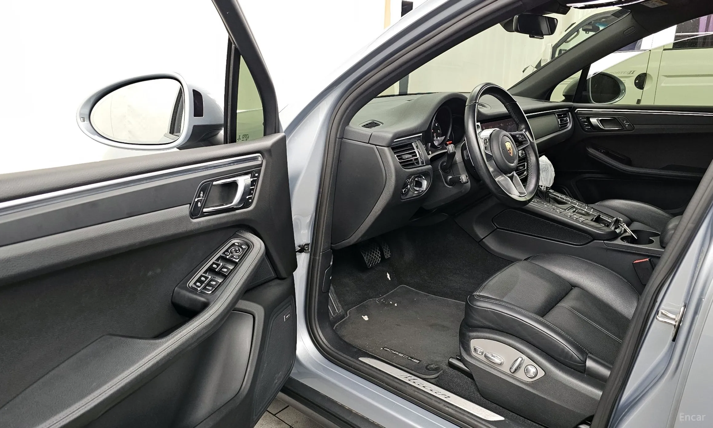 Porsche Macan превью 10