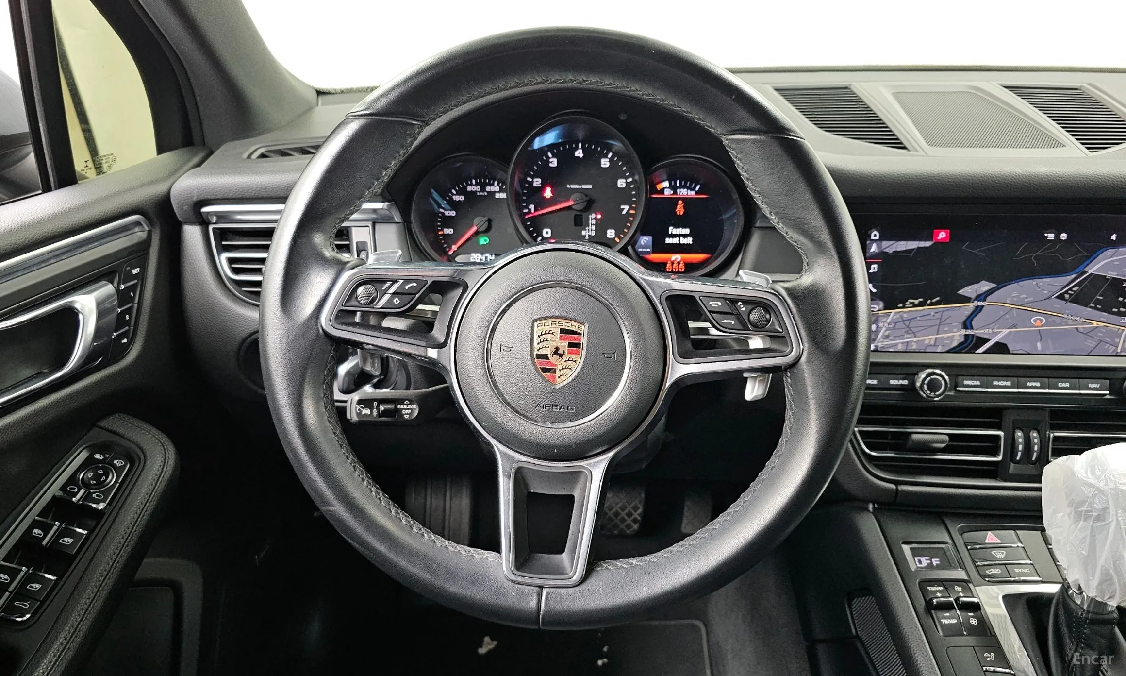 Porsche Macan превью 13