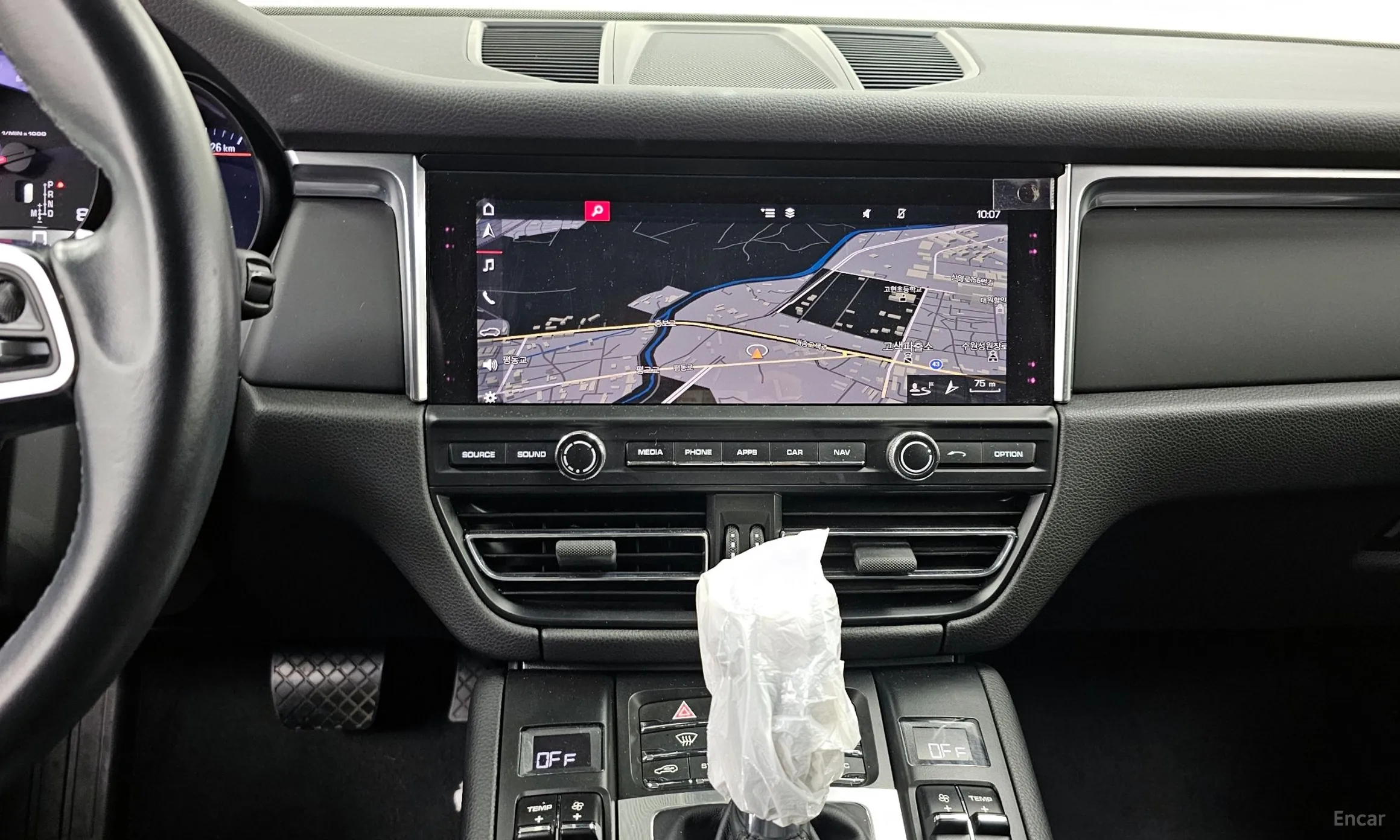Porsche Macan превью 14