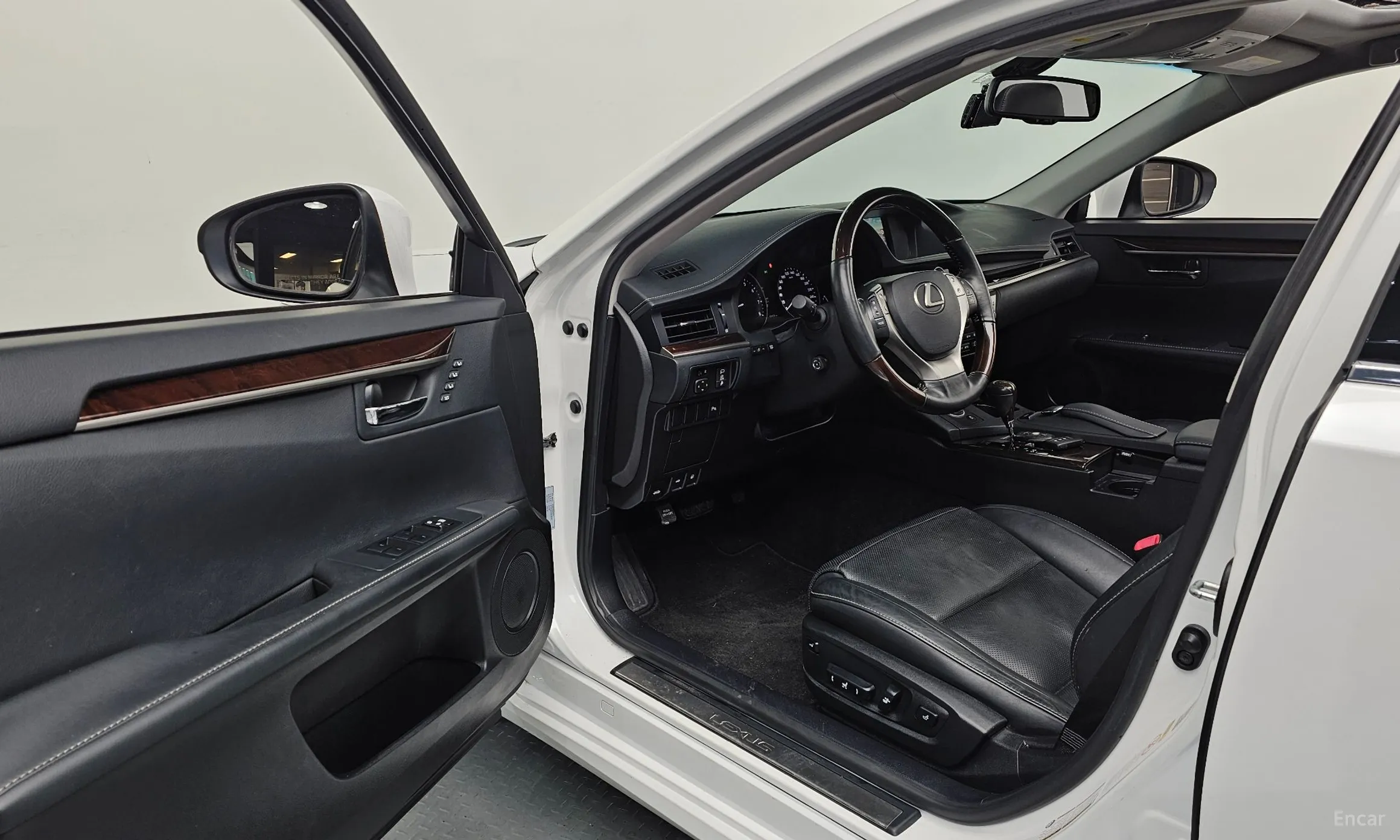 Lexus New ES350 превью 10