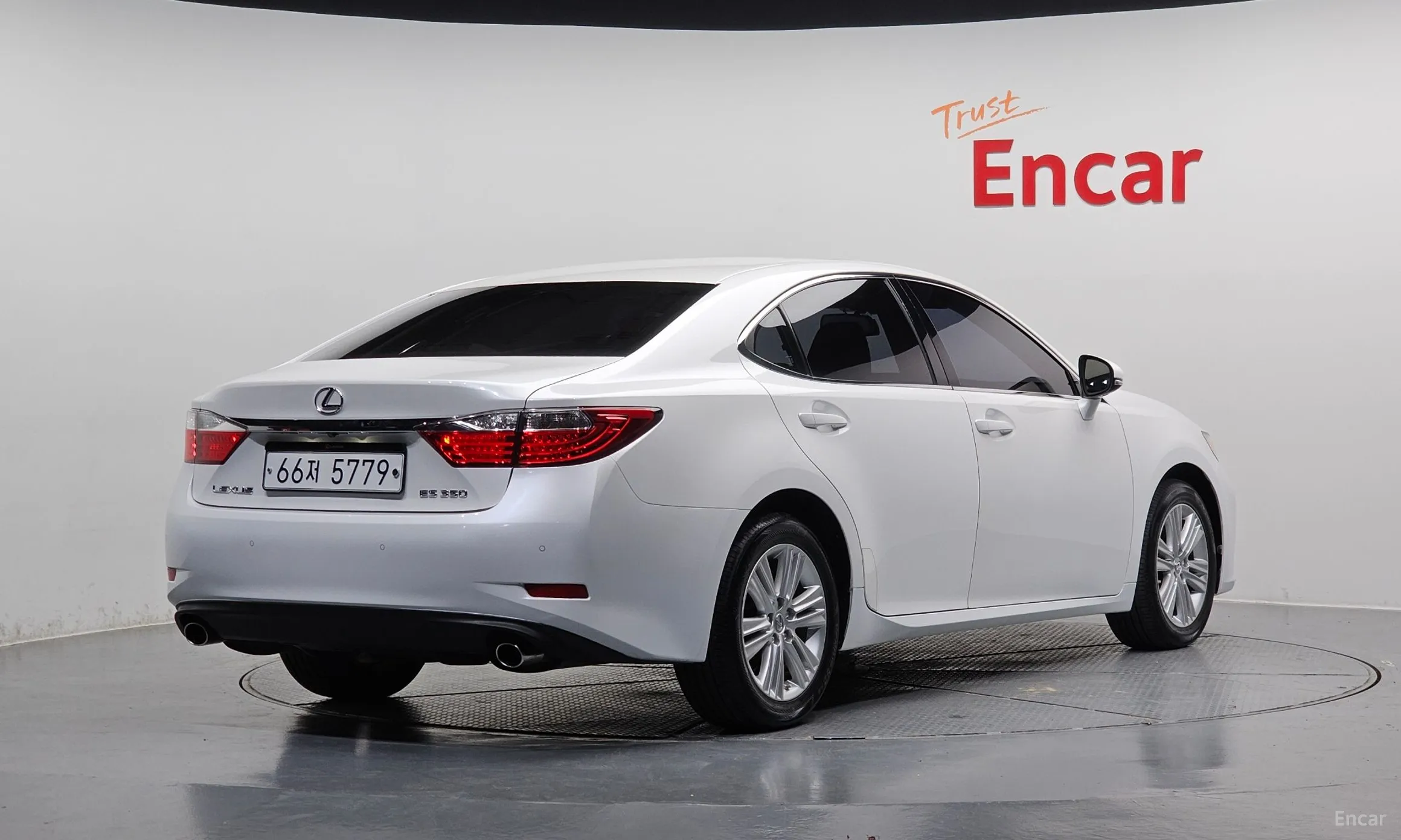 Lexus New ES350