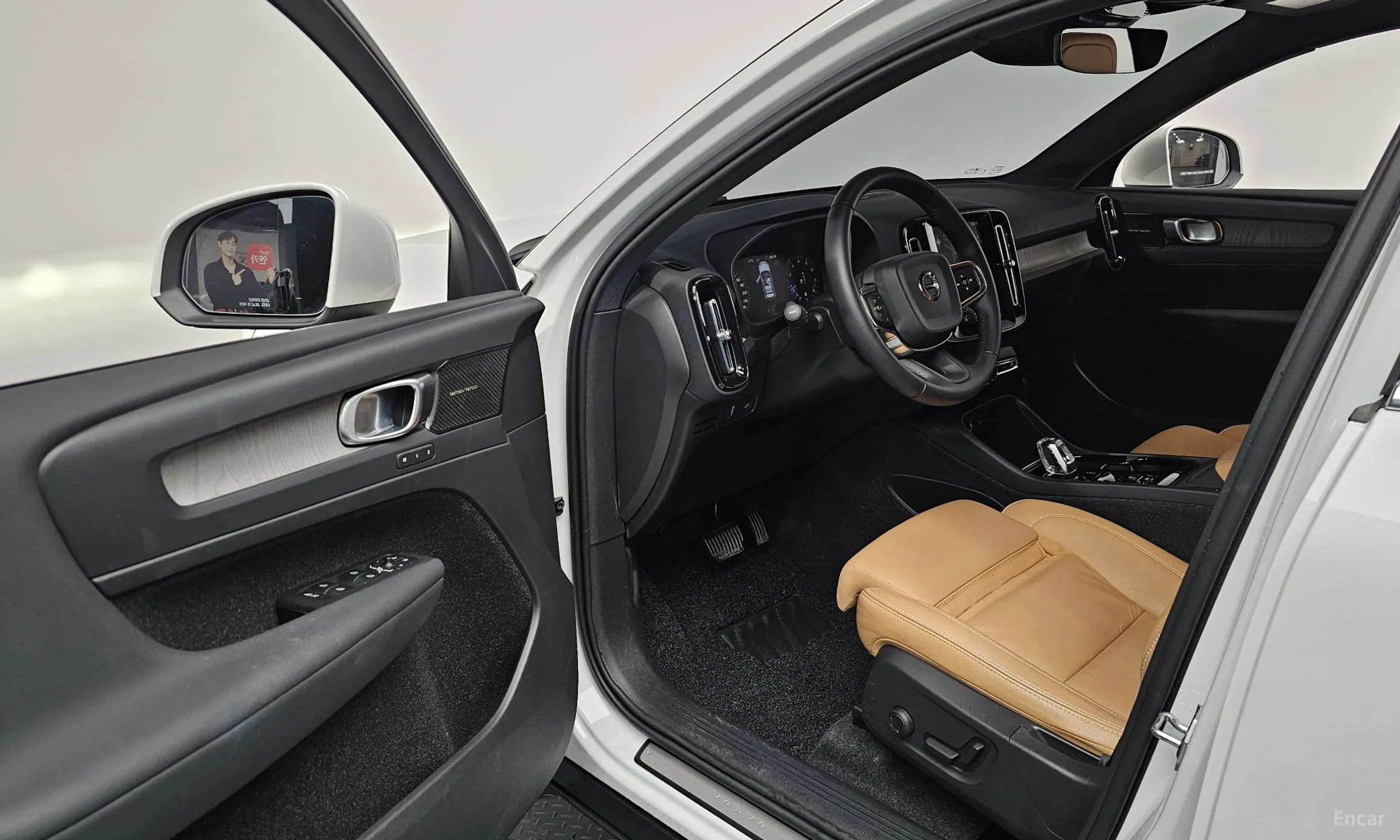 Volvo XC40 превью 11
