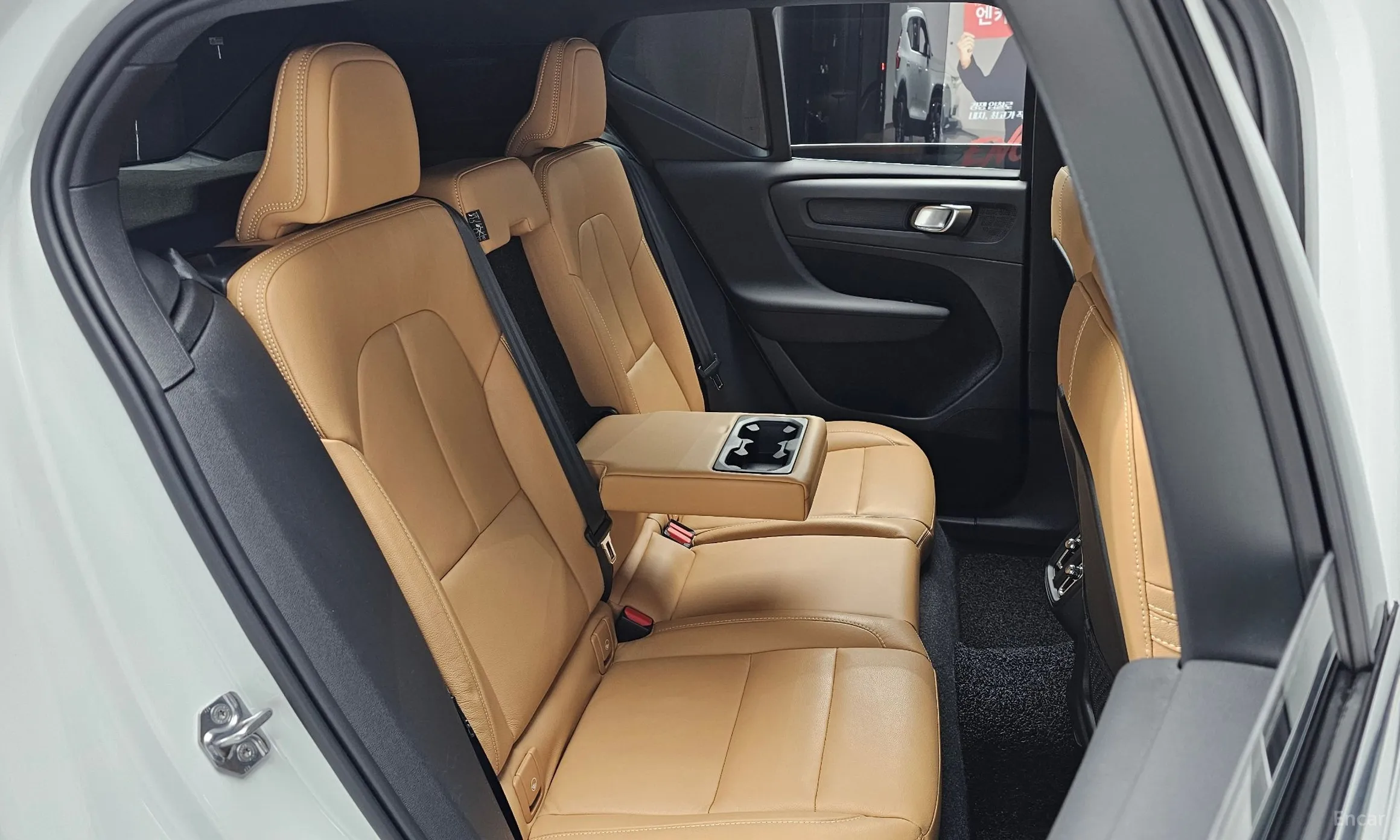 Volvo XC40 превью 12