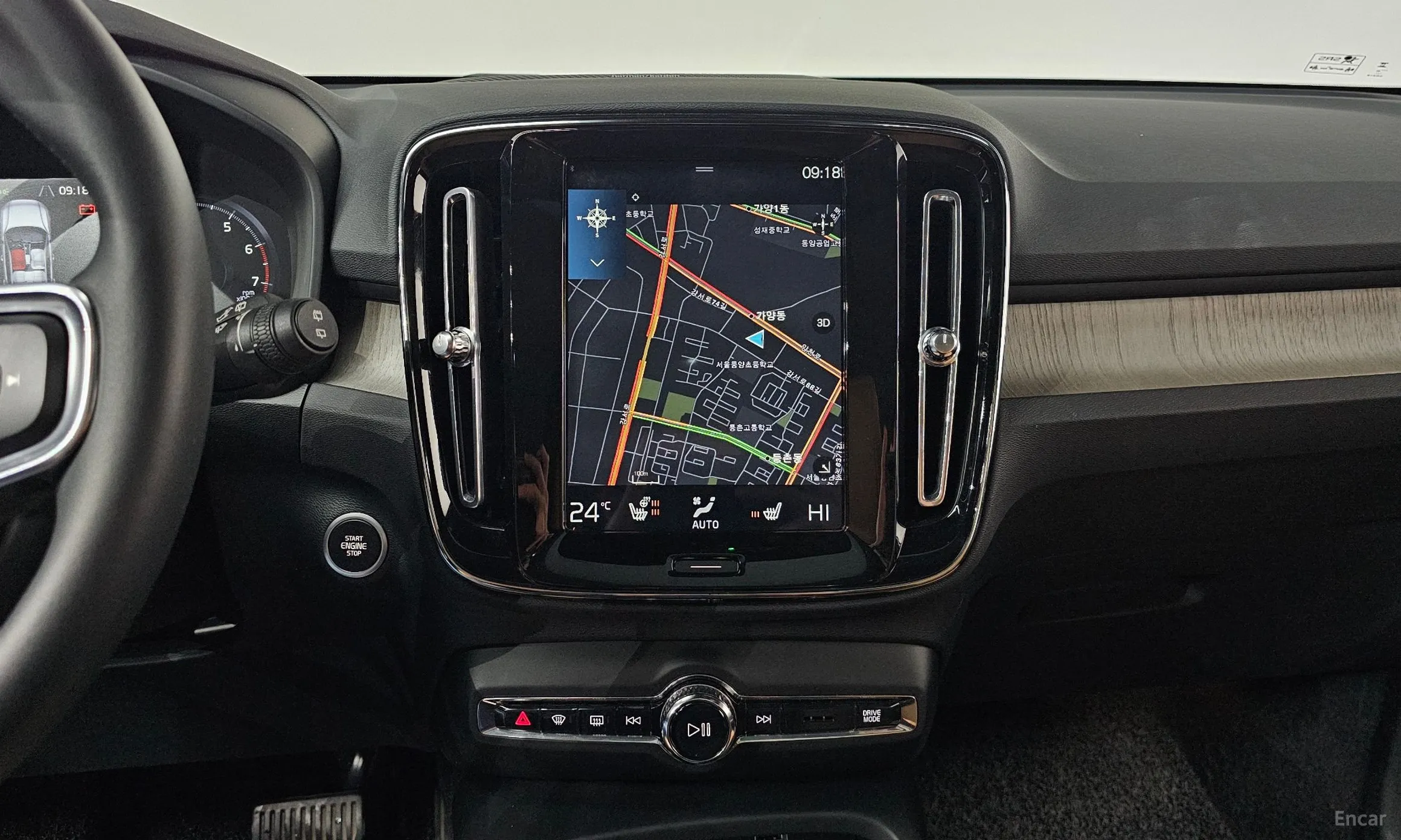 Volvo XC40 превью 14
