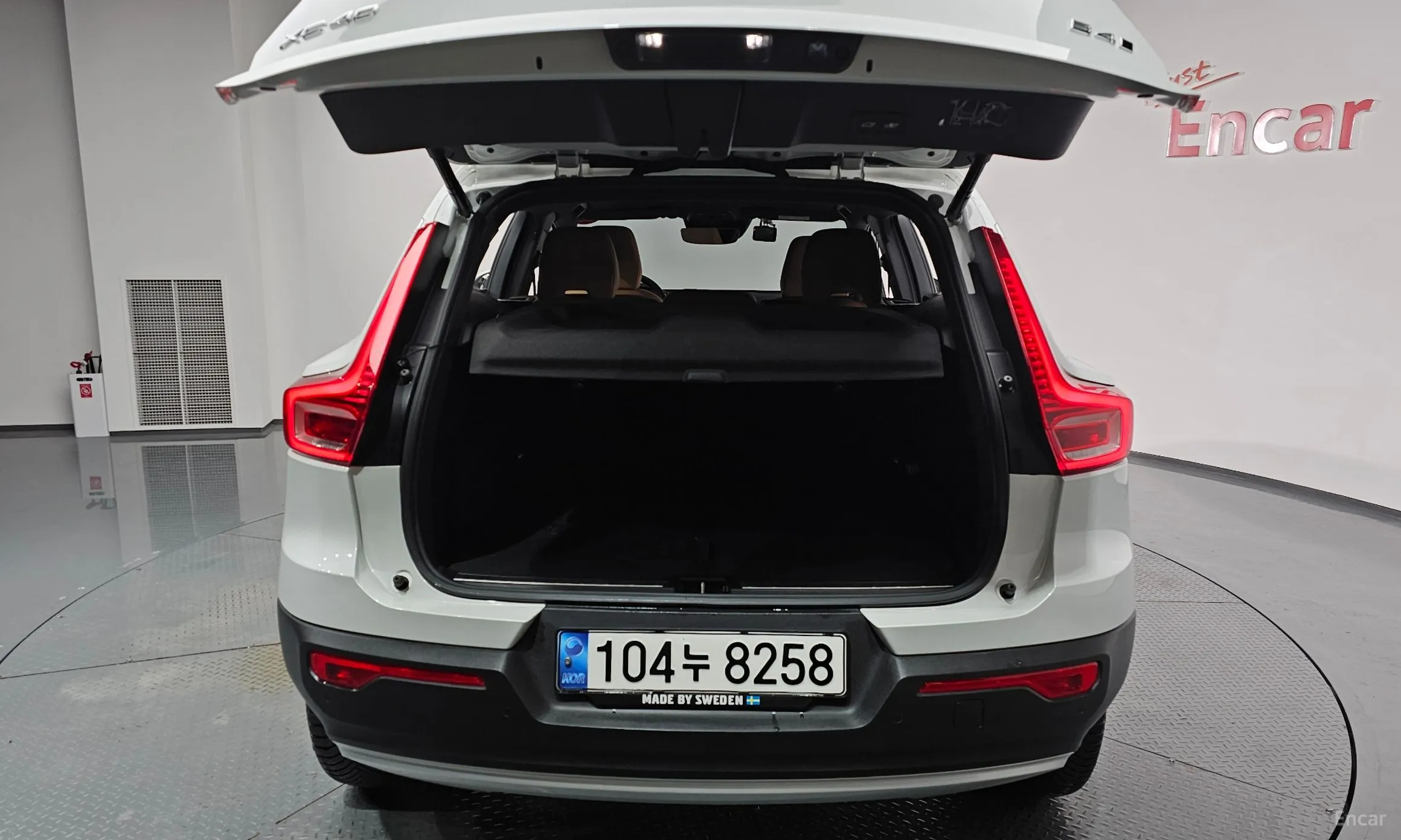 Volvo XC40 превью 20