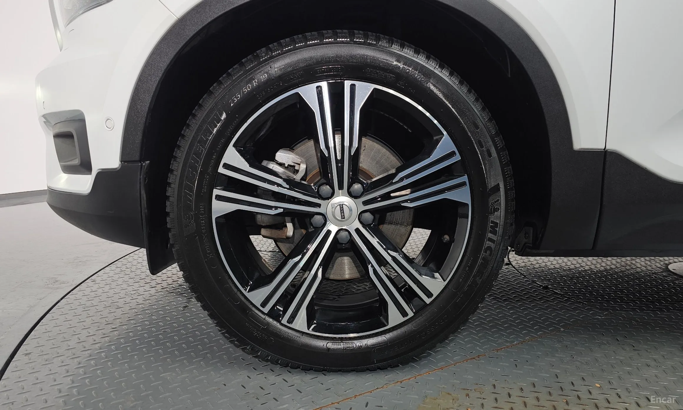 Volvo XC40 превью 5