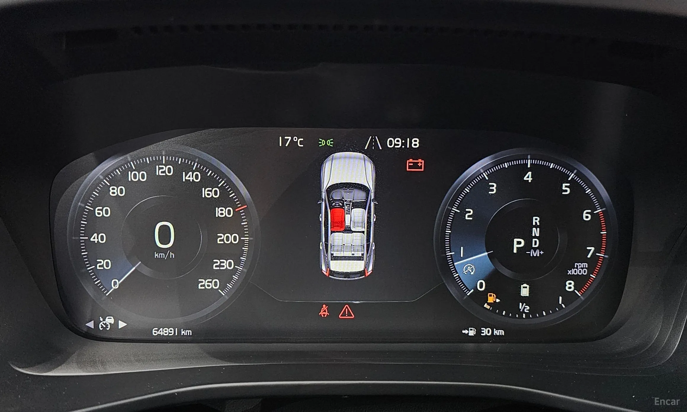 Volvo XC40 превью 8