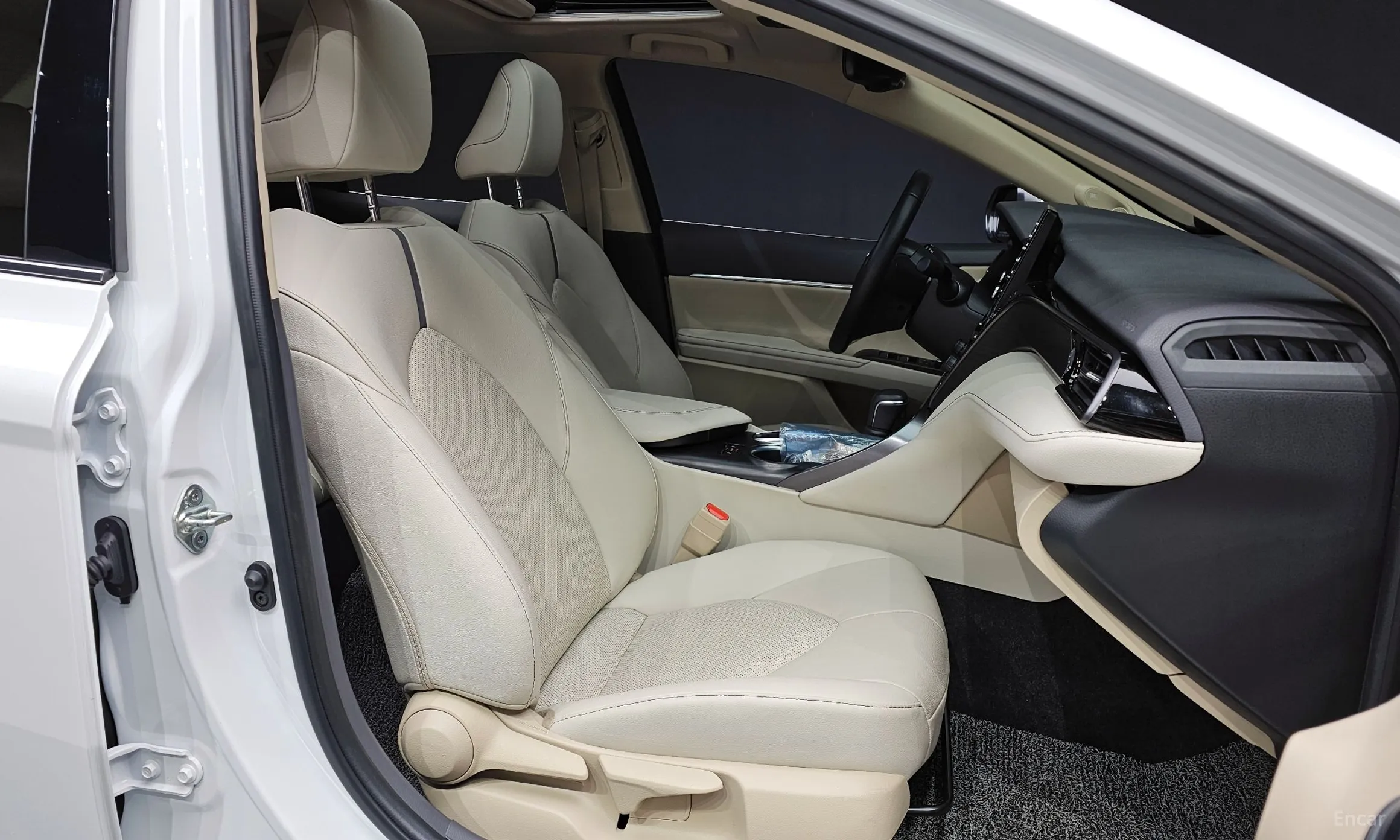 Toyota Camry (XV70) превью 10