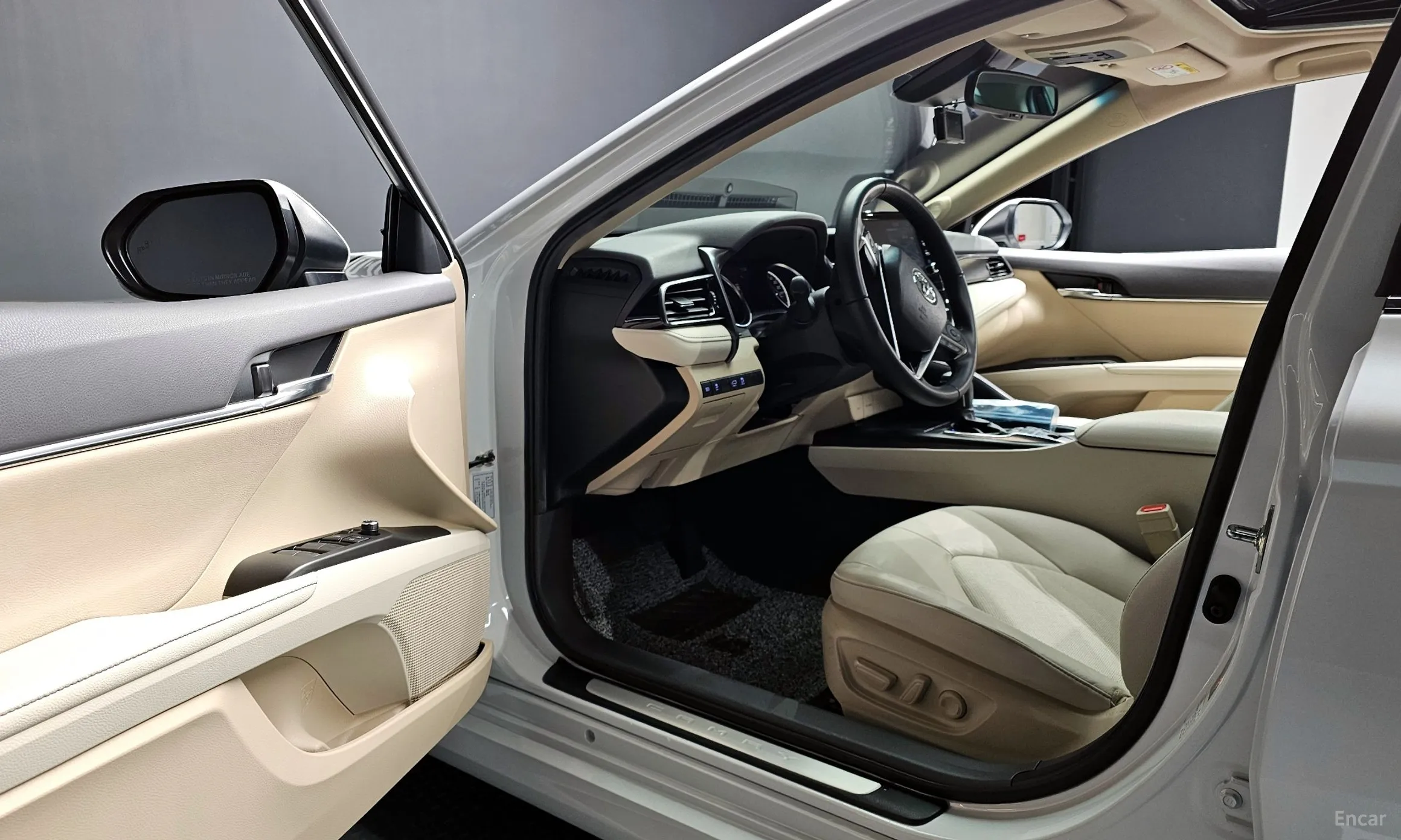 Toyota Camry (XV70) превью 12
