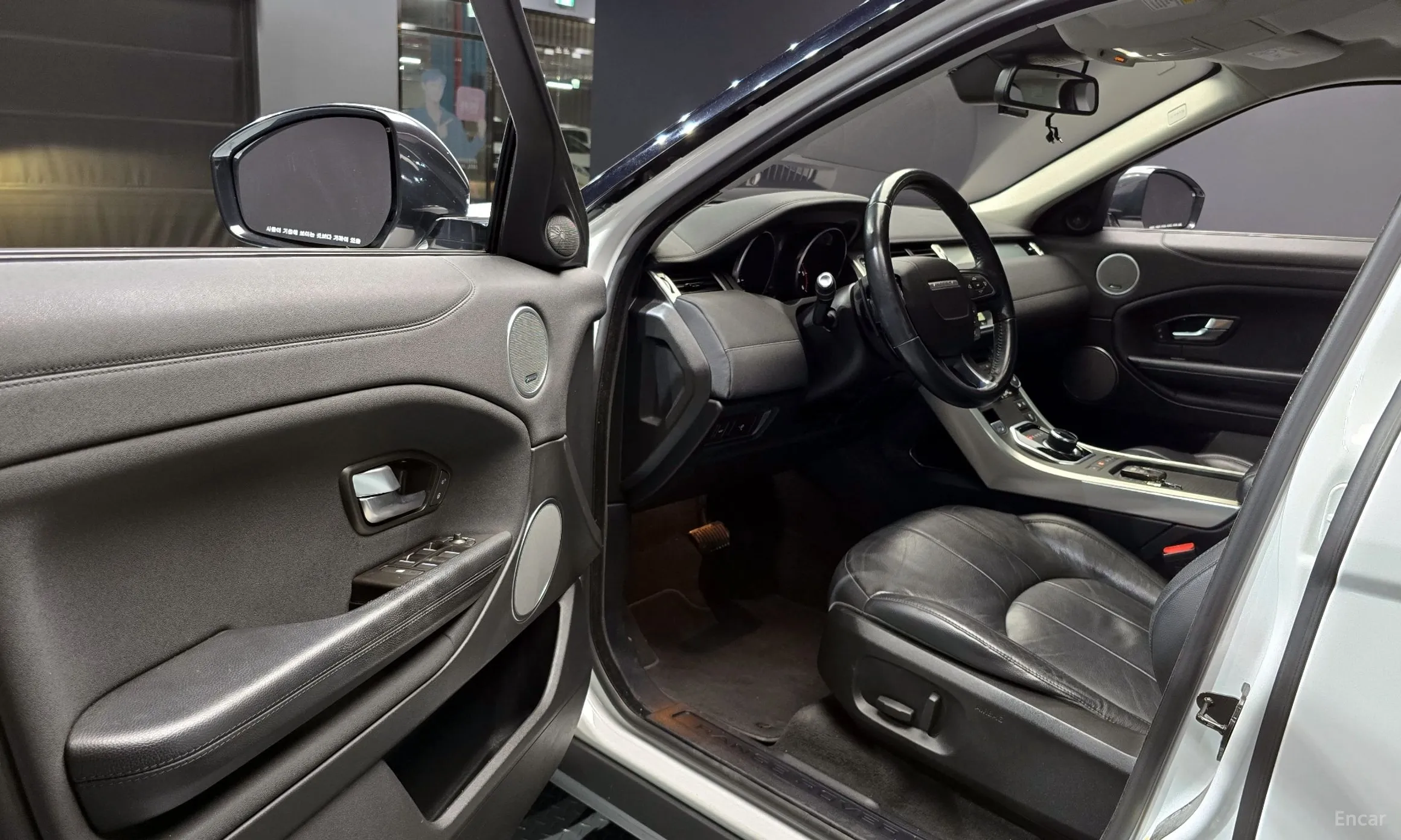Land Rover Range Rover Evoque превью 11