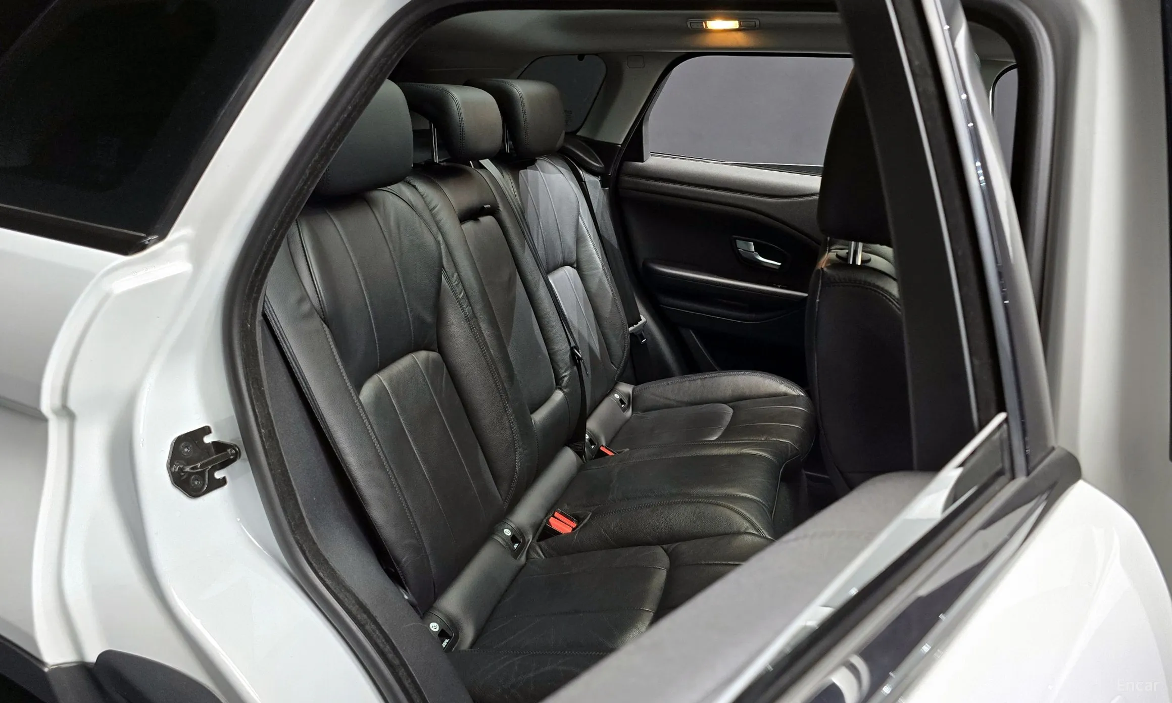 Land Rover Range Rover Evoque превью 12