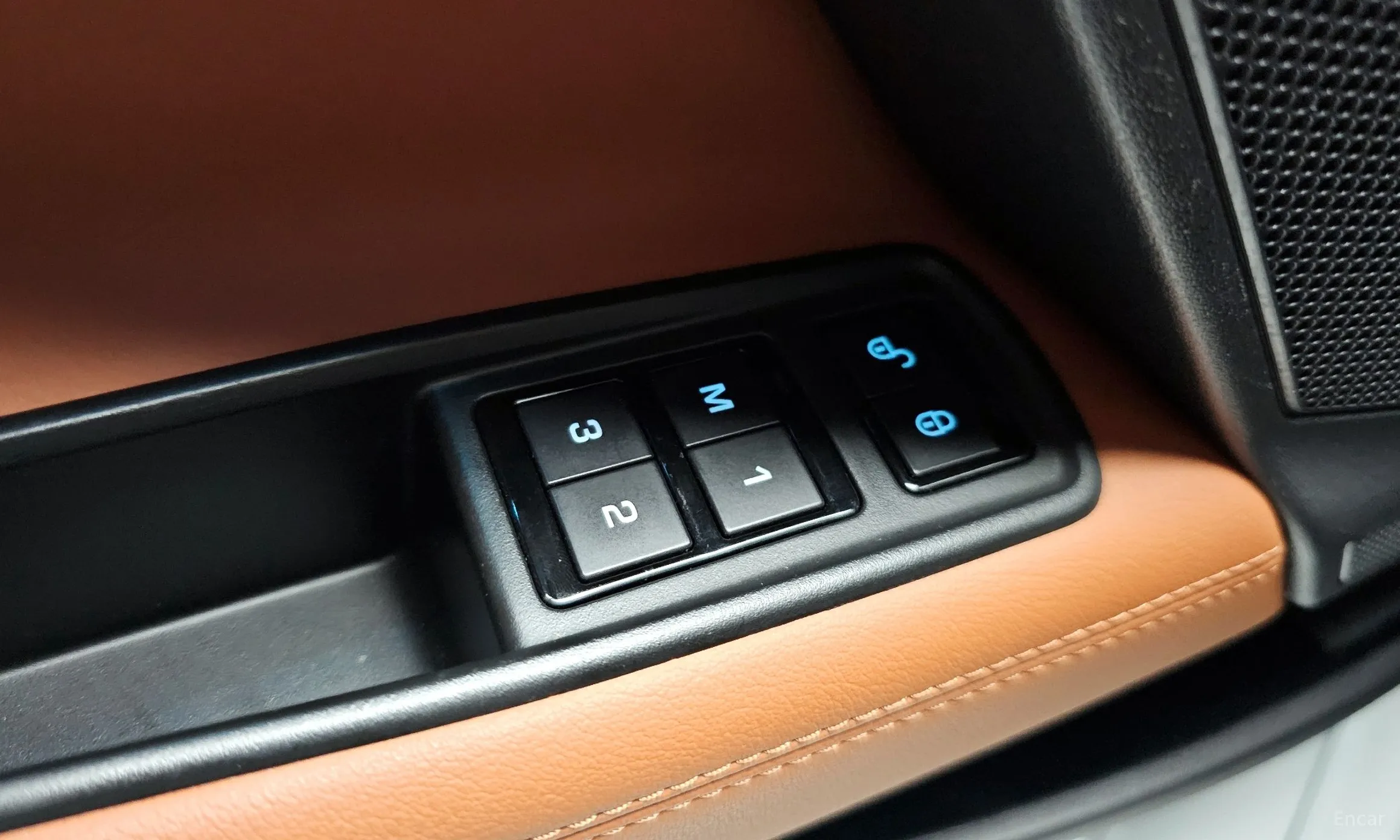 Jaguar XE превью 17