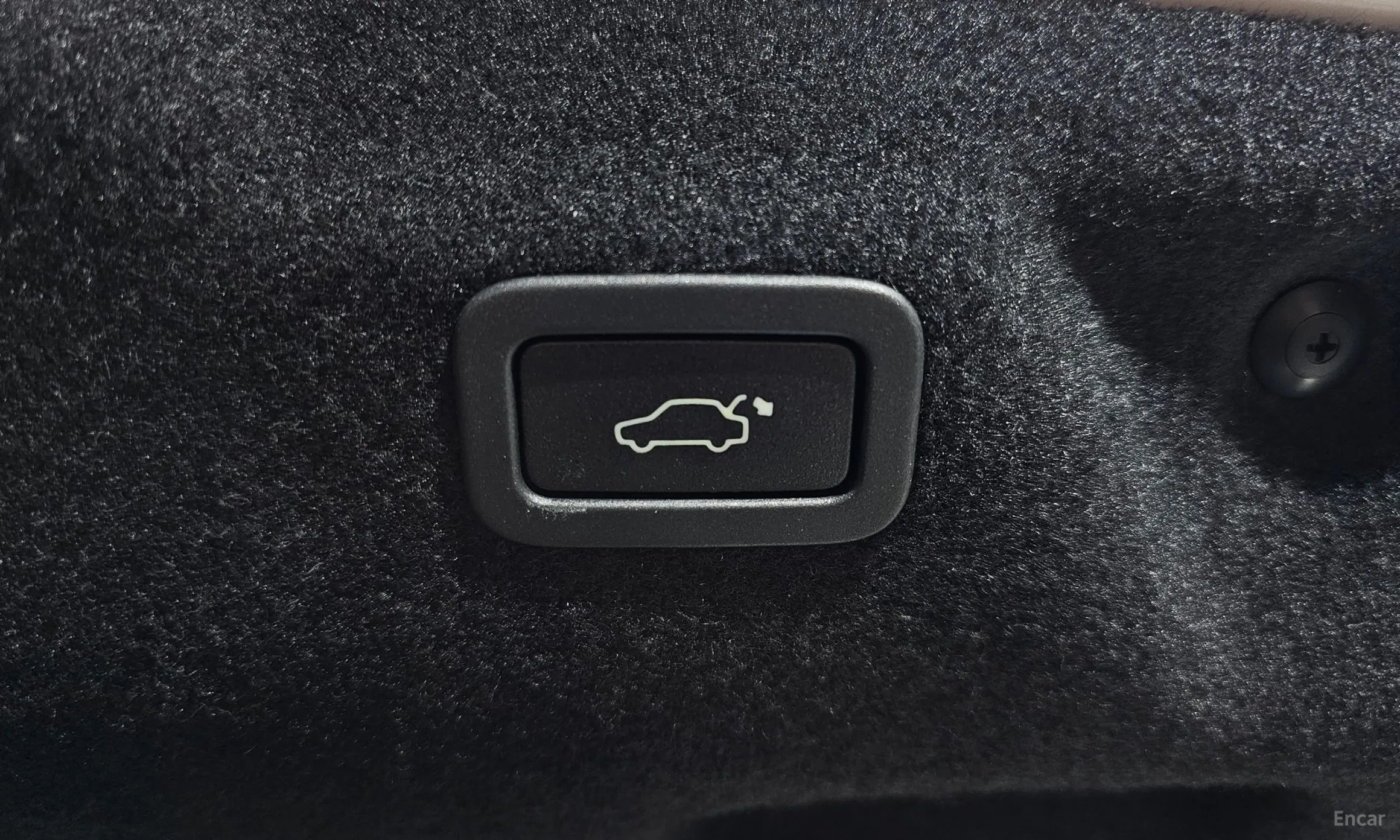 Jaguar XE превью 20