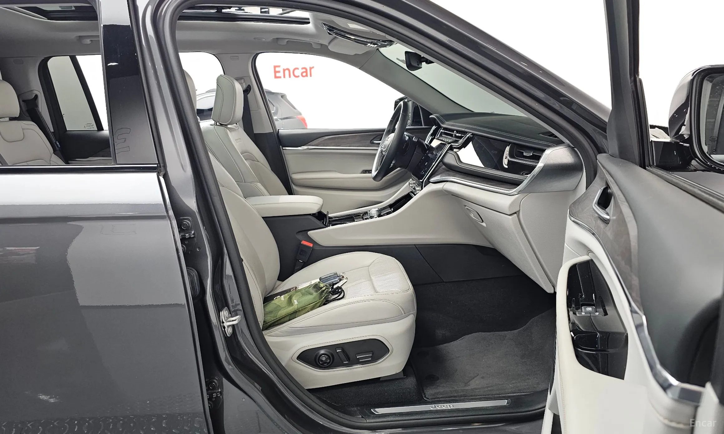 Jeep Grand Cherokee (WL) превью 11