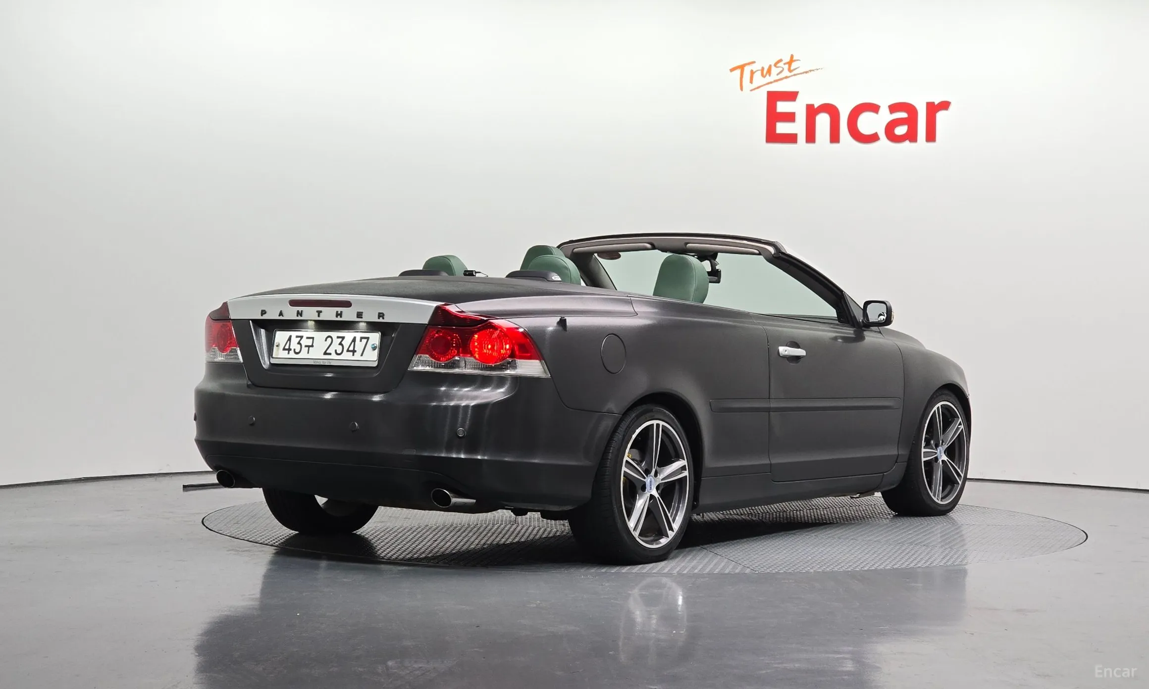 Volvo C70.