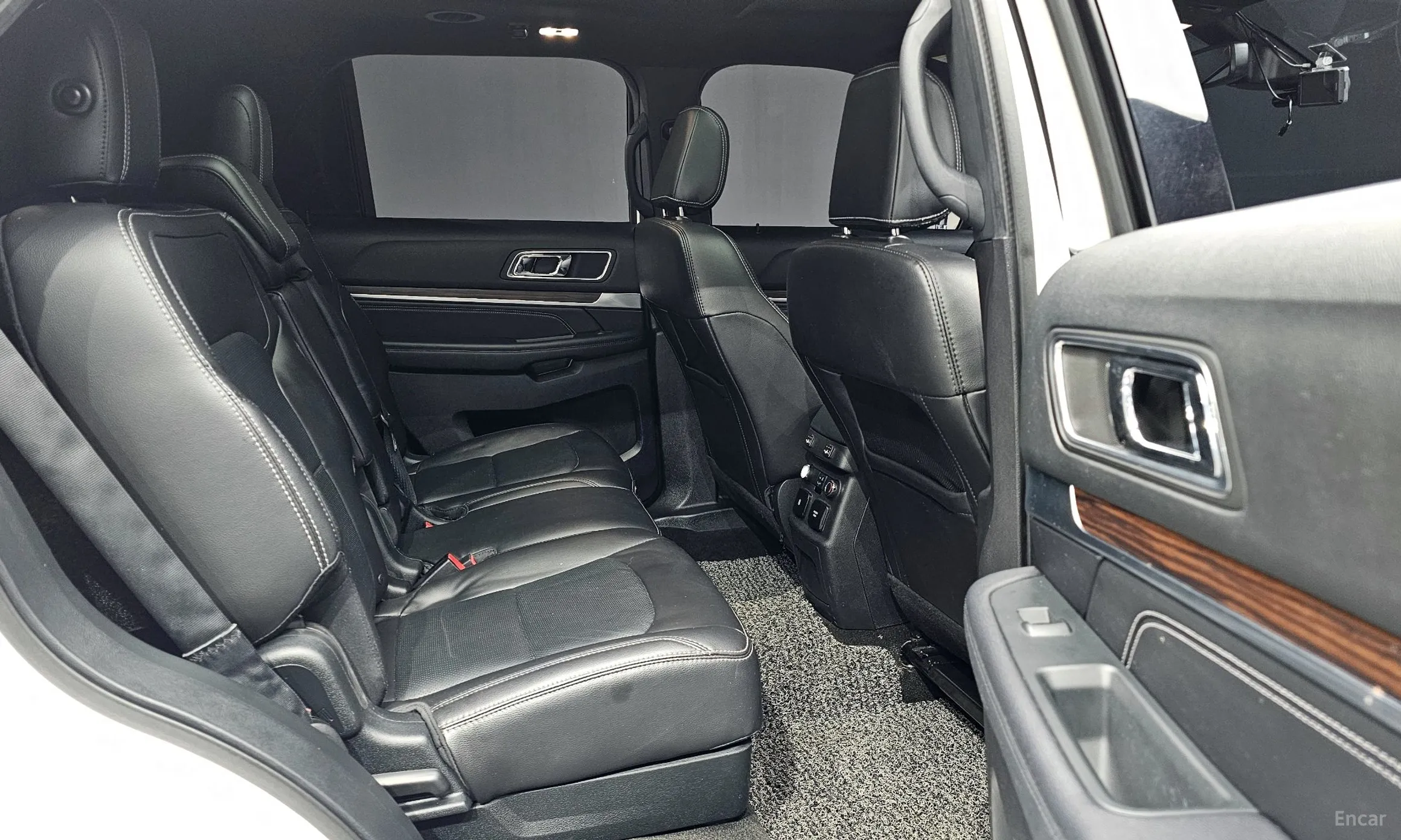 Ford Explorer превью 11