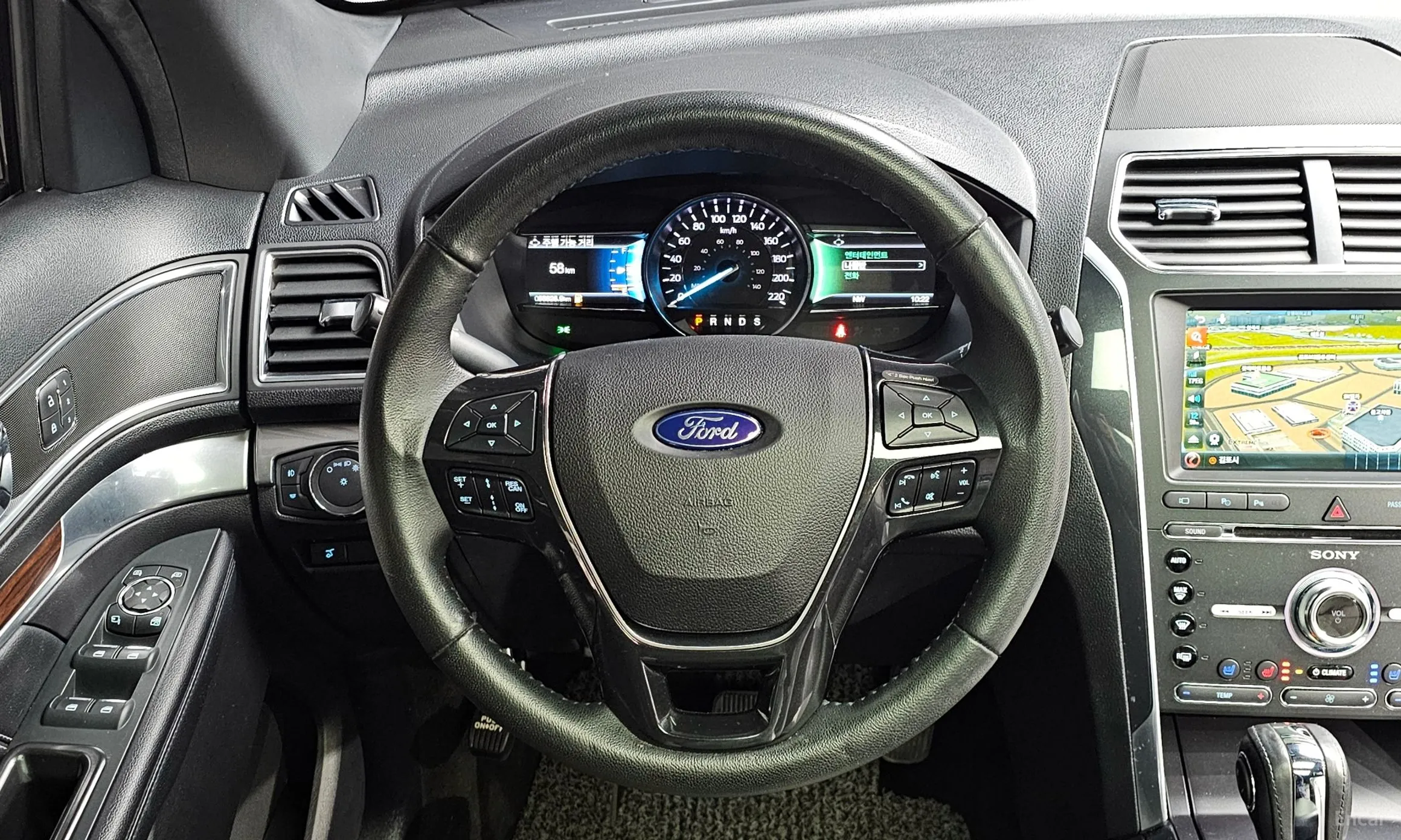 Ford Explorer превью 13