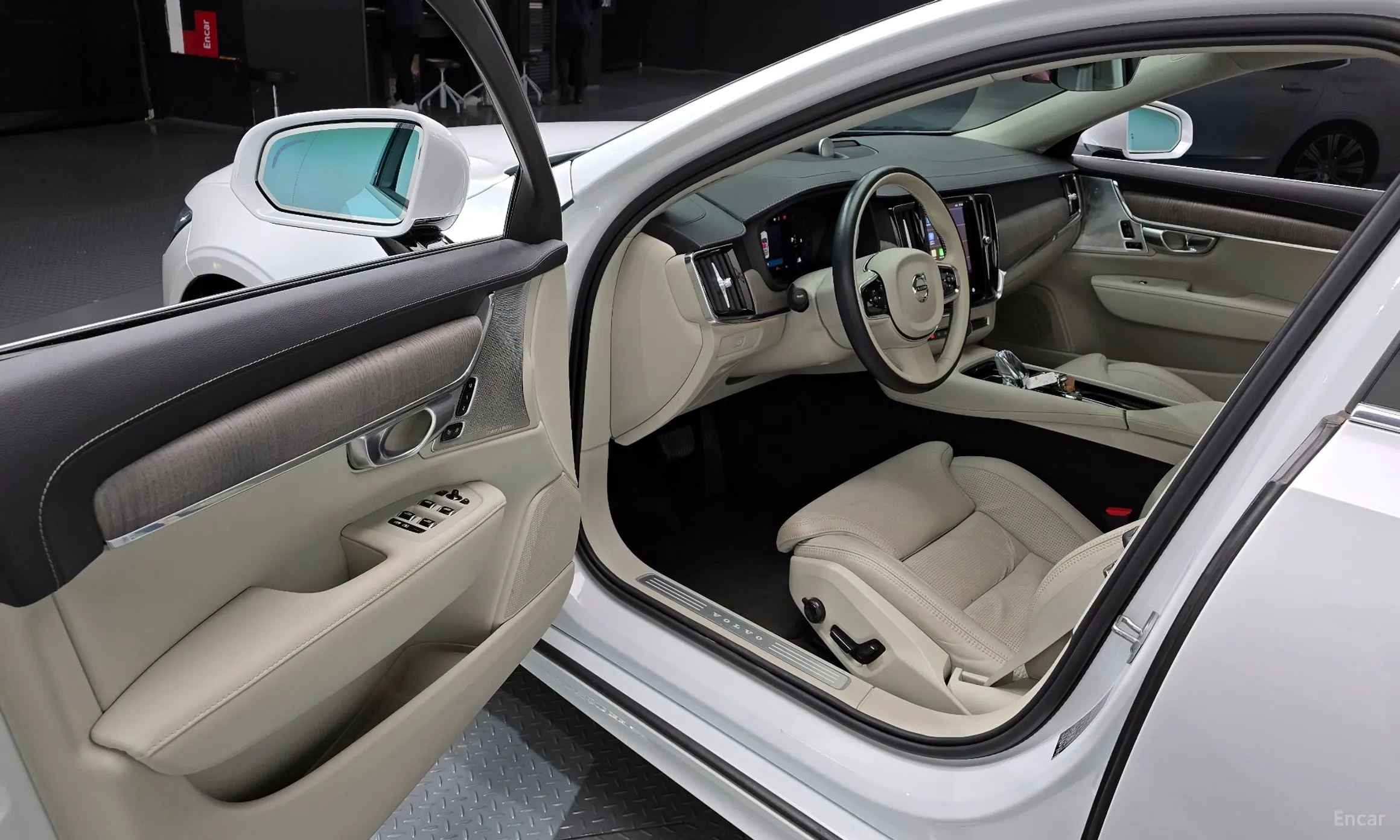 Volvo S90 превью 10