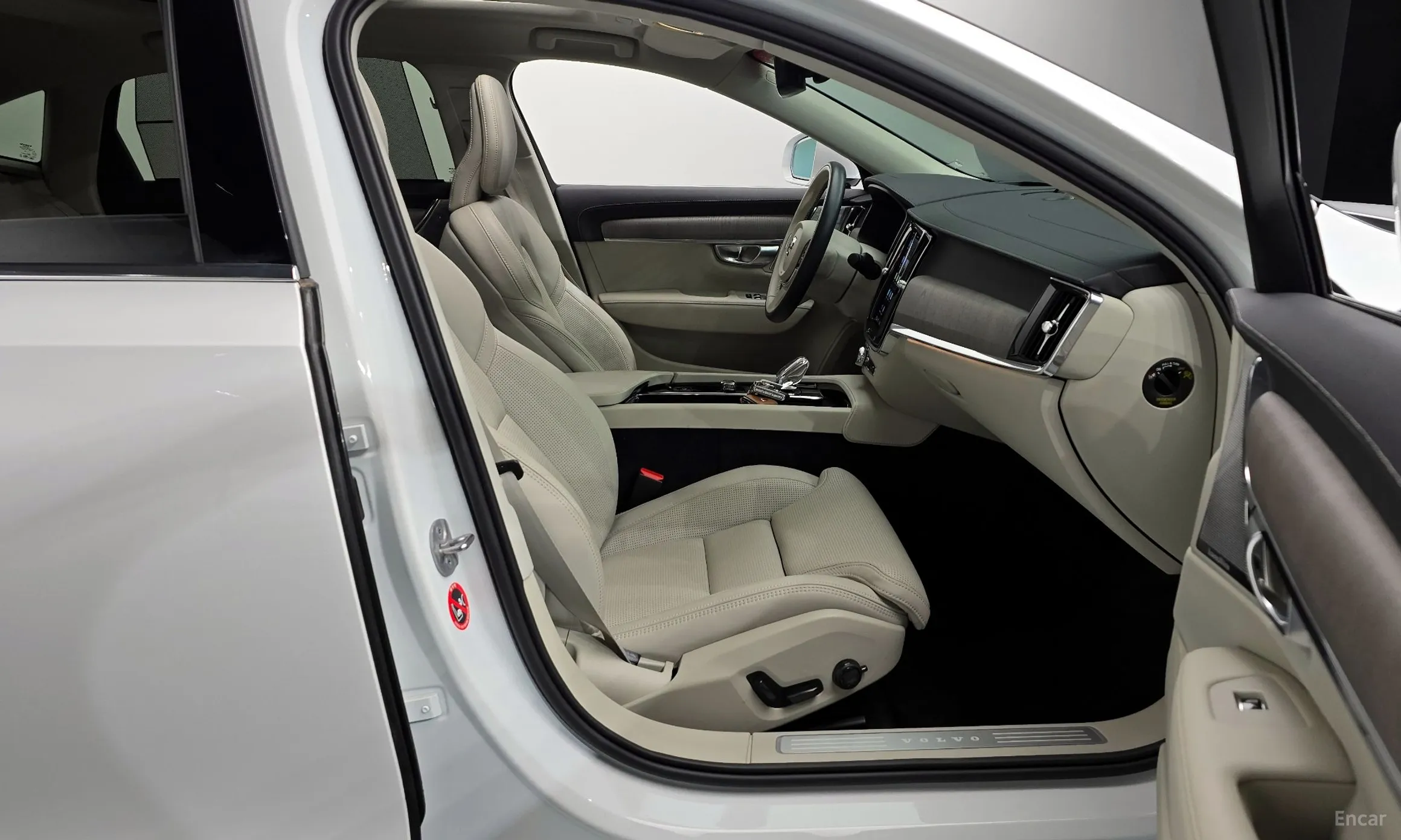 Volvo S90 превью 11