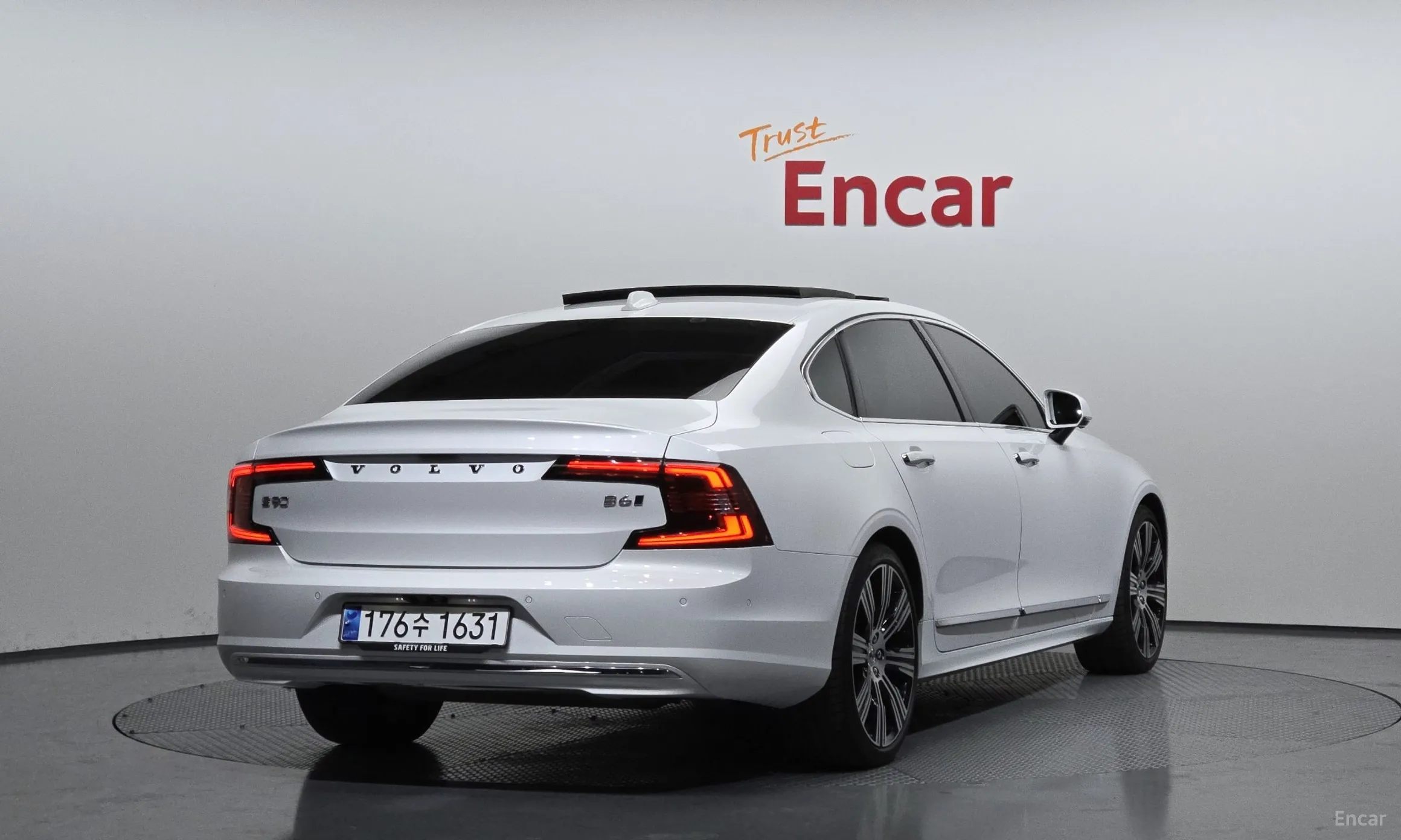 Volvo S90