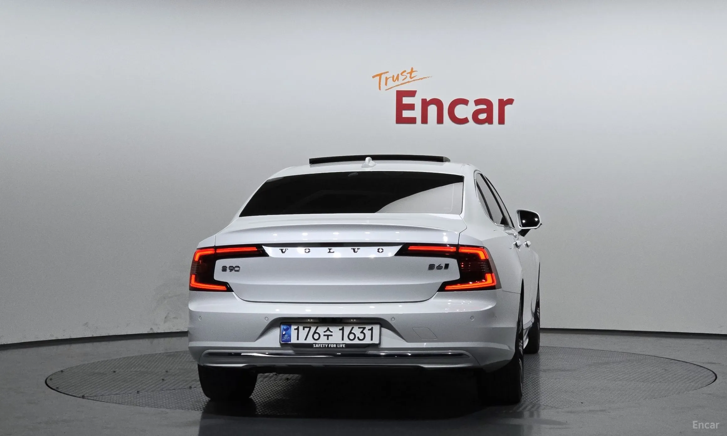 Volvo S90 превью 4