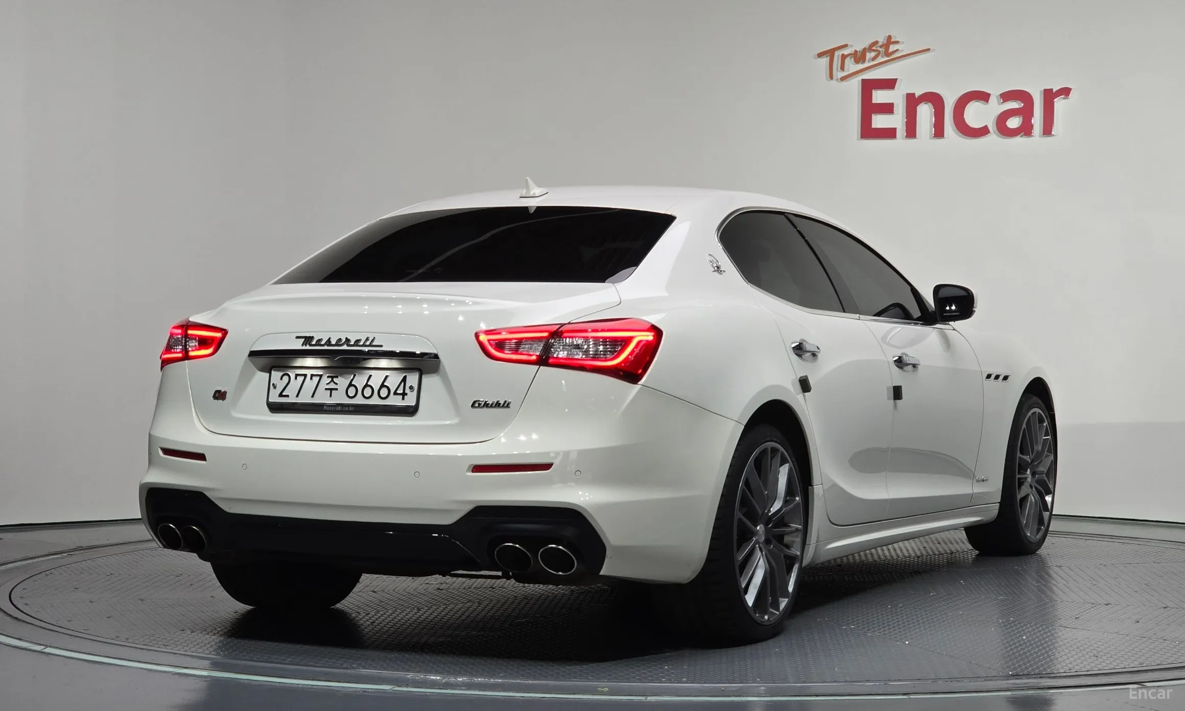 Maserati Ghibli превью 2