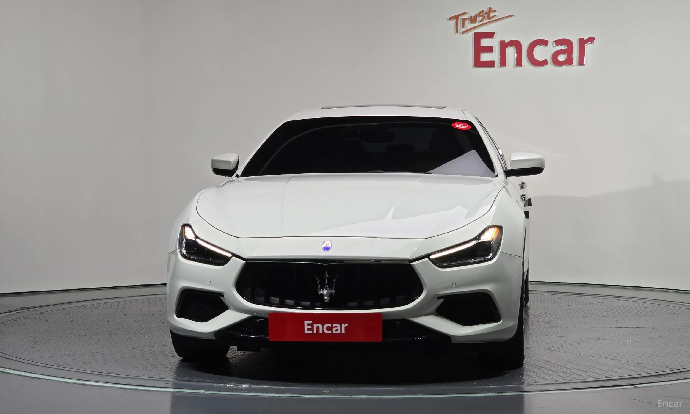 Maserati Ghibli превью 3