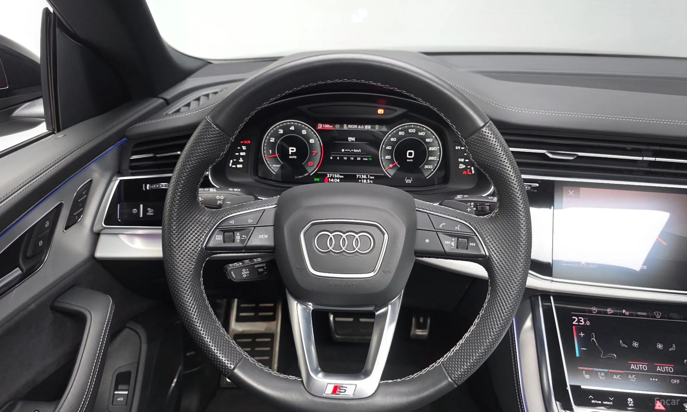 Audi Q8 (4M) превью 13