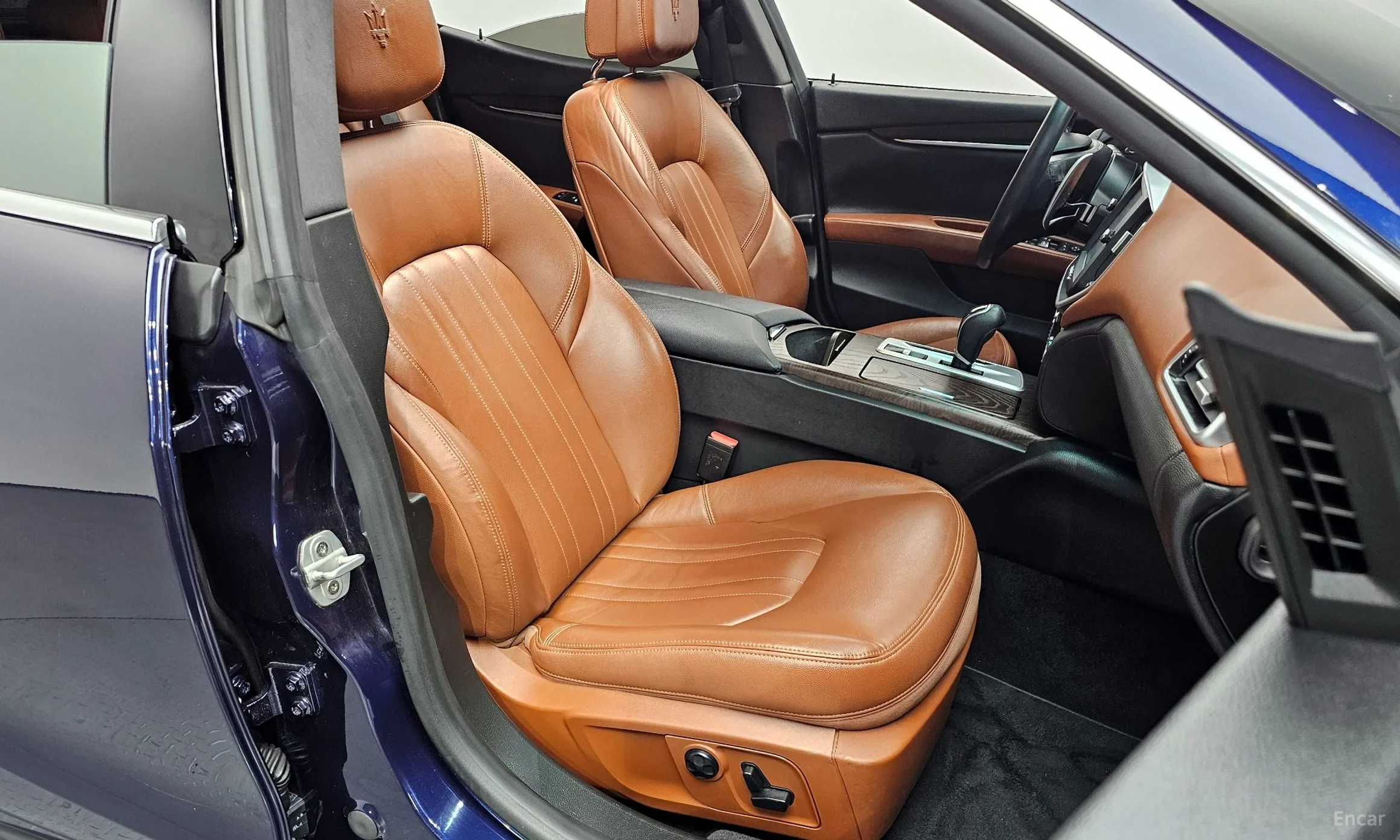 Maserati Ghibli превью 10