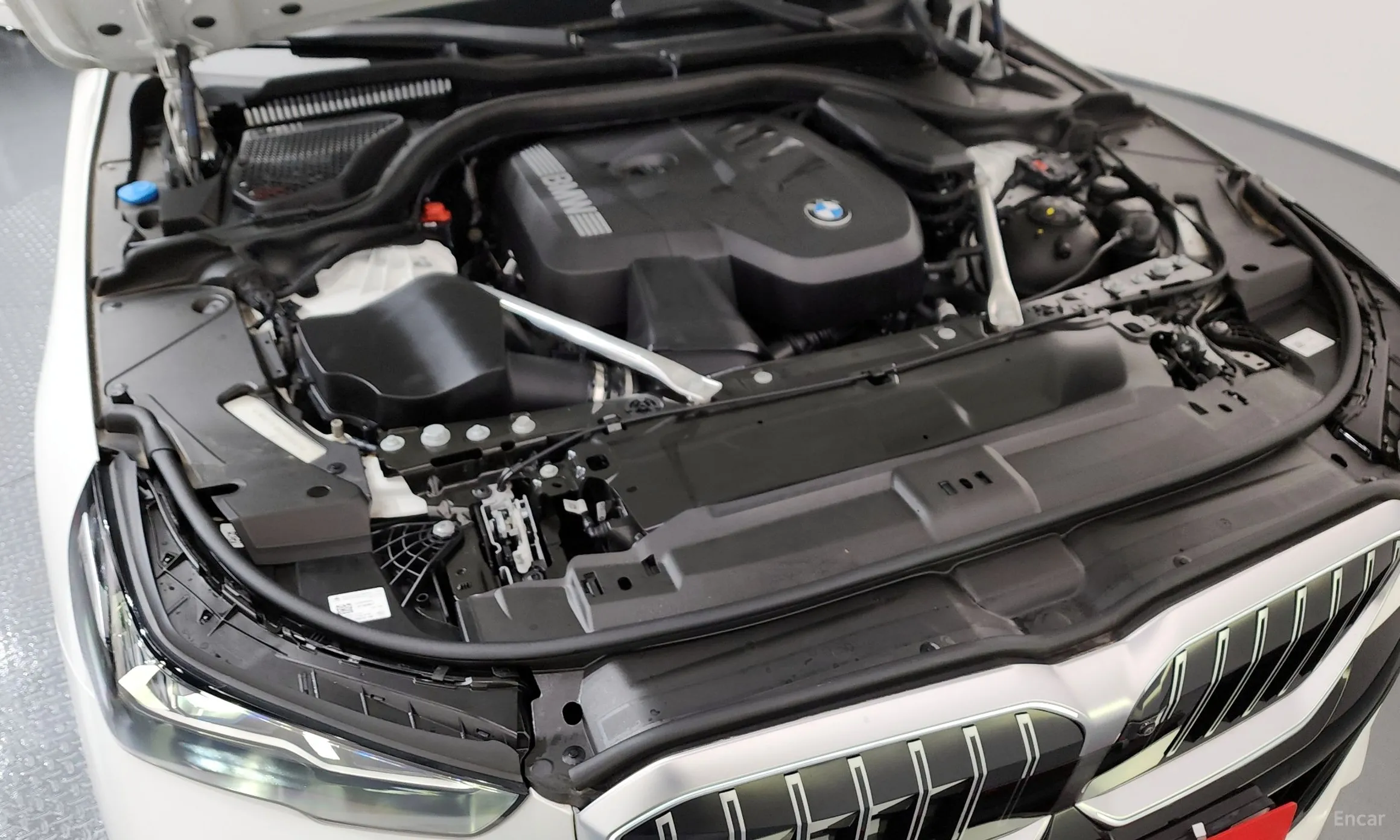 BMW 5 Series (G60) превью 6