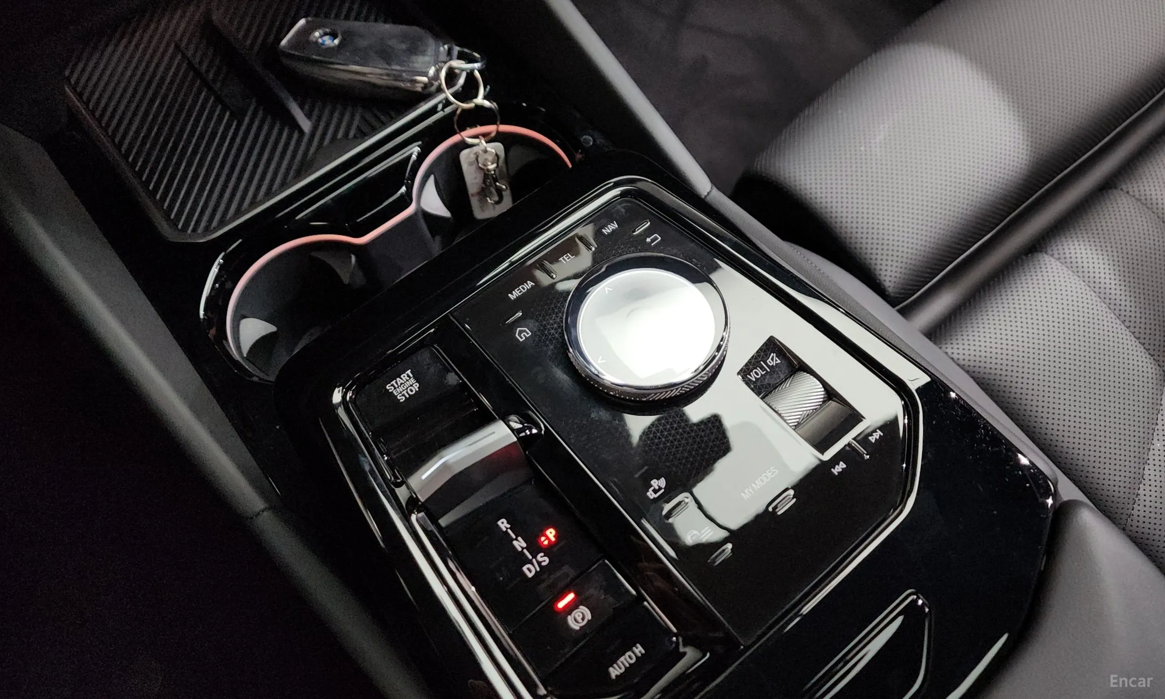 BMW 5 Series (G60) превью 9