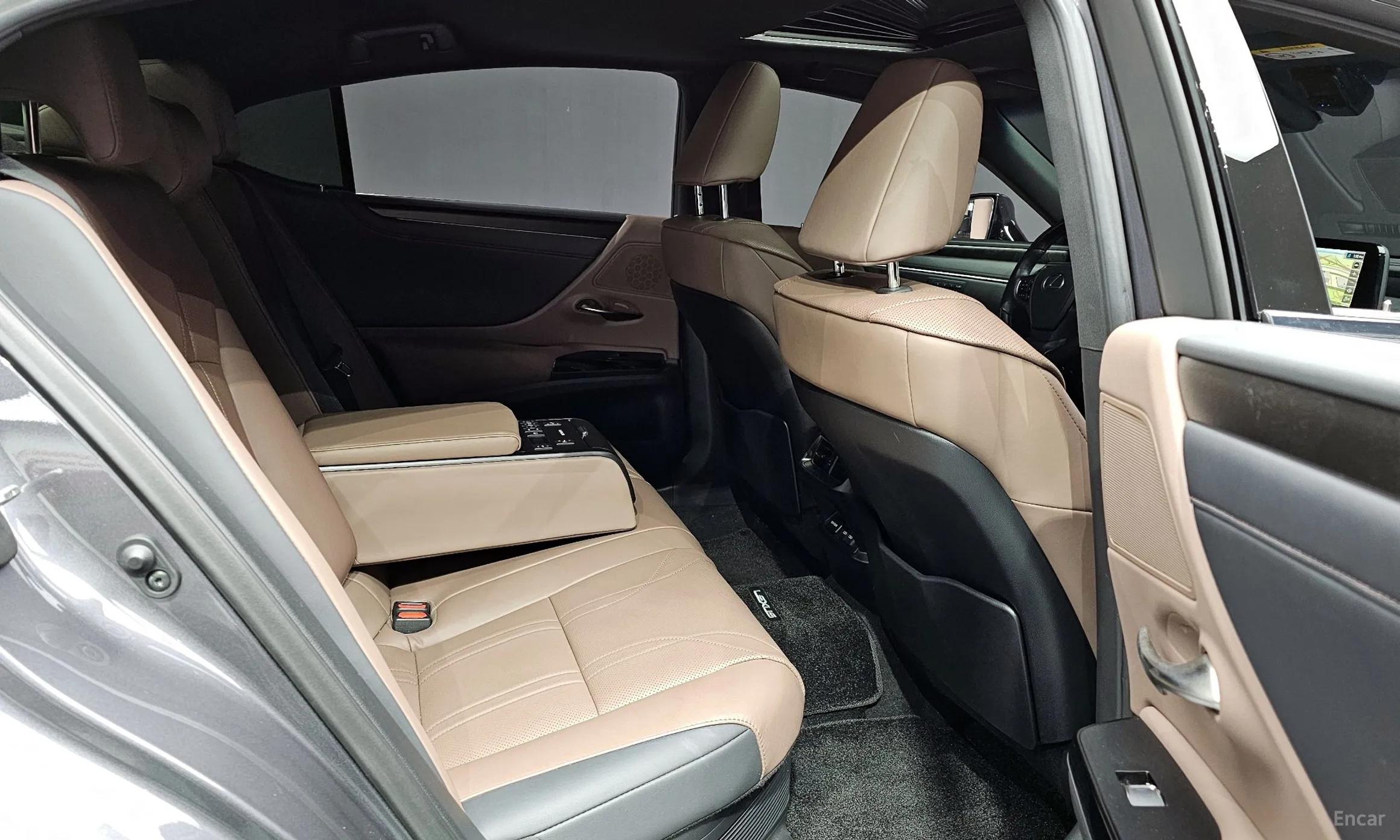 Lexus ES300h 7th Generation превью 11