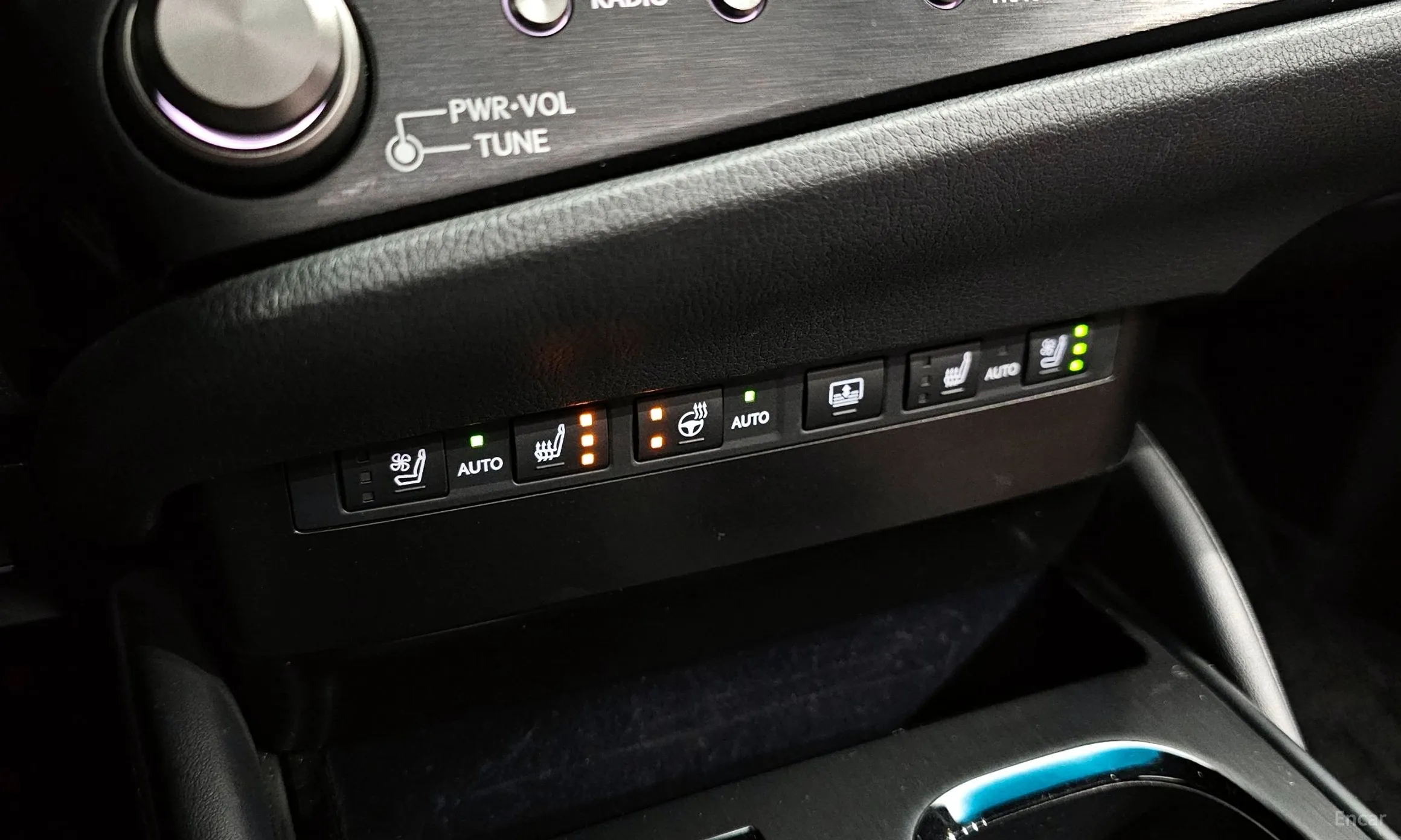 Lexus ES300h 7th Generation превью 17