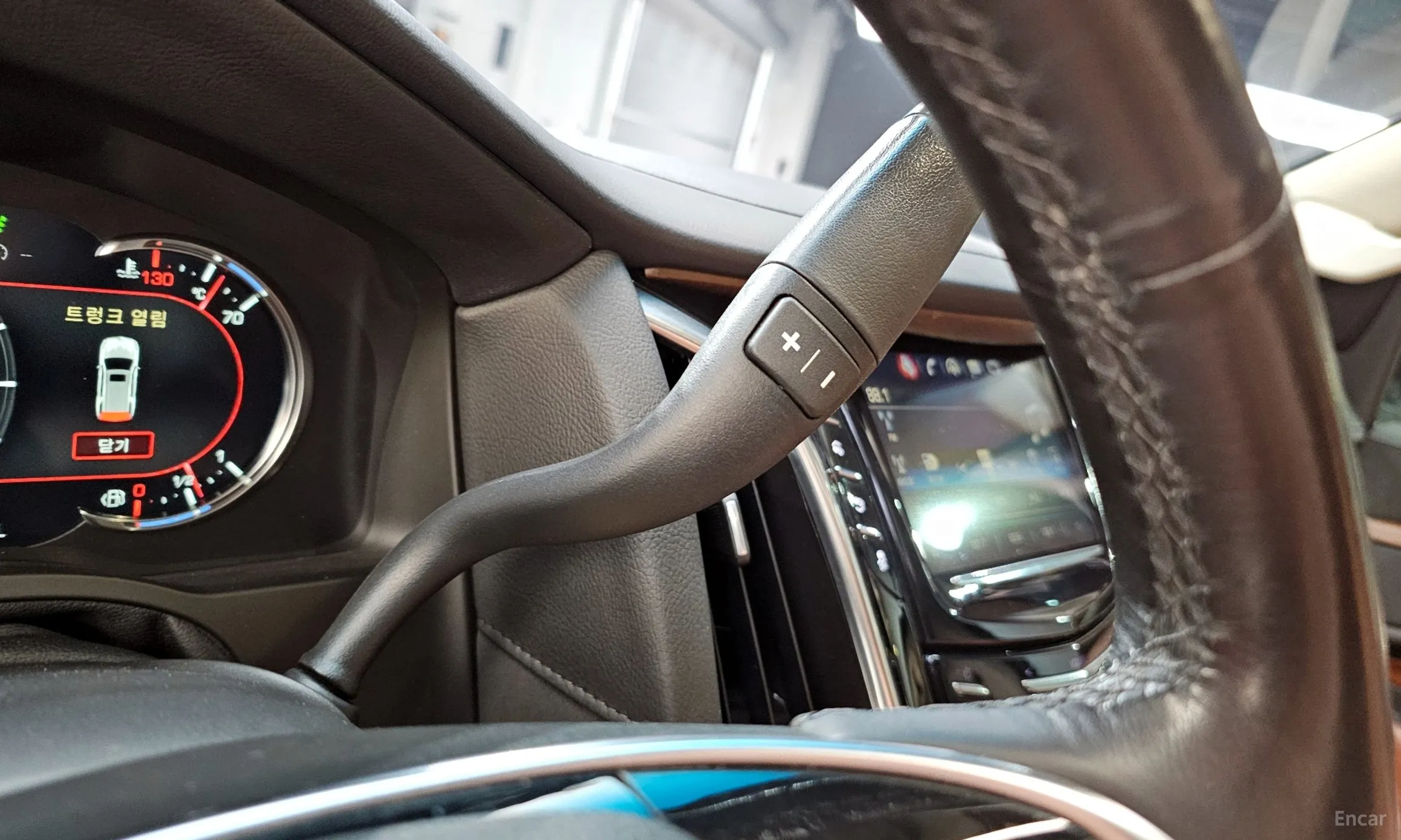 Cadillac Escalade превью 9